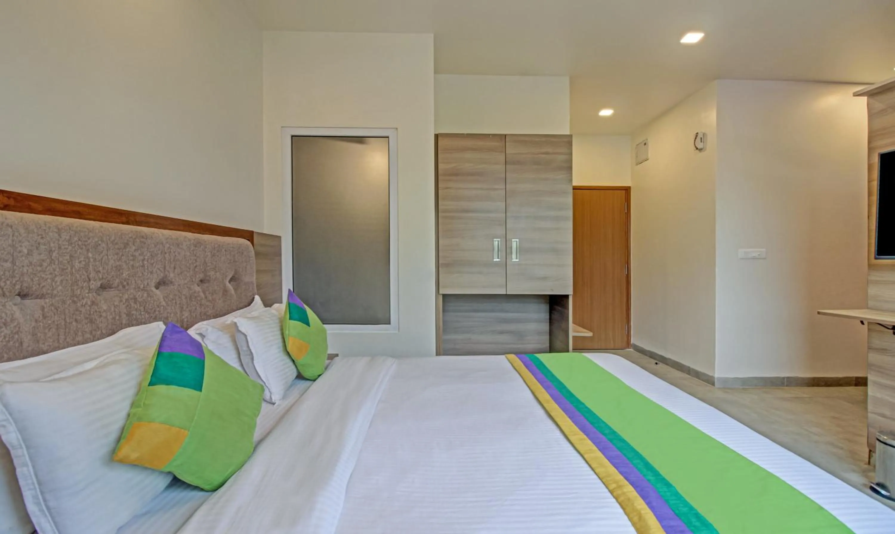 Bedroom in Itsy Hotels Tao Residency, 2 Minutes Walk From Baga Beach