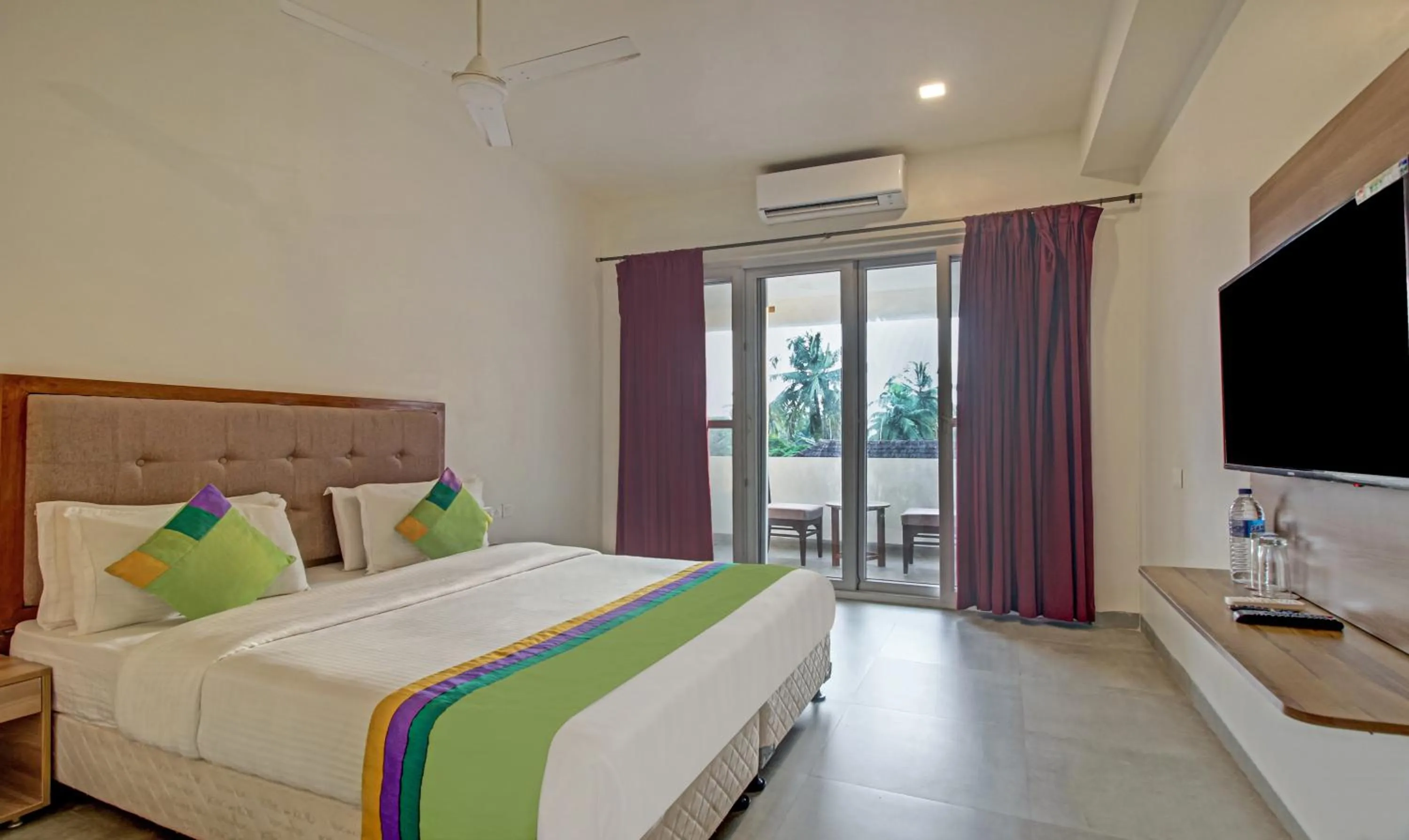 Bedroom in Itsy Hotels Tao Residency, 2 Minutes Walk From Baga Beach