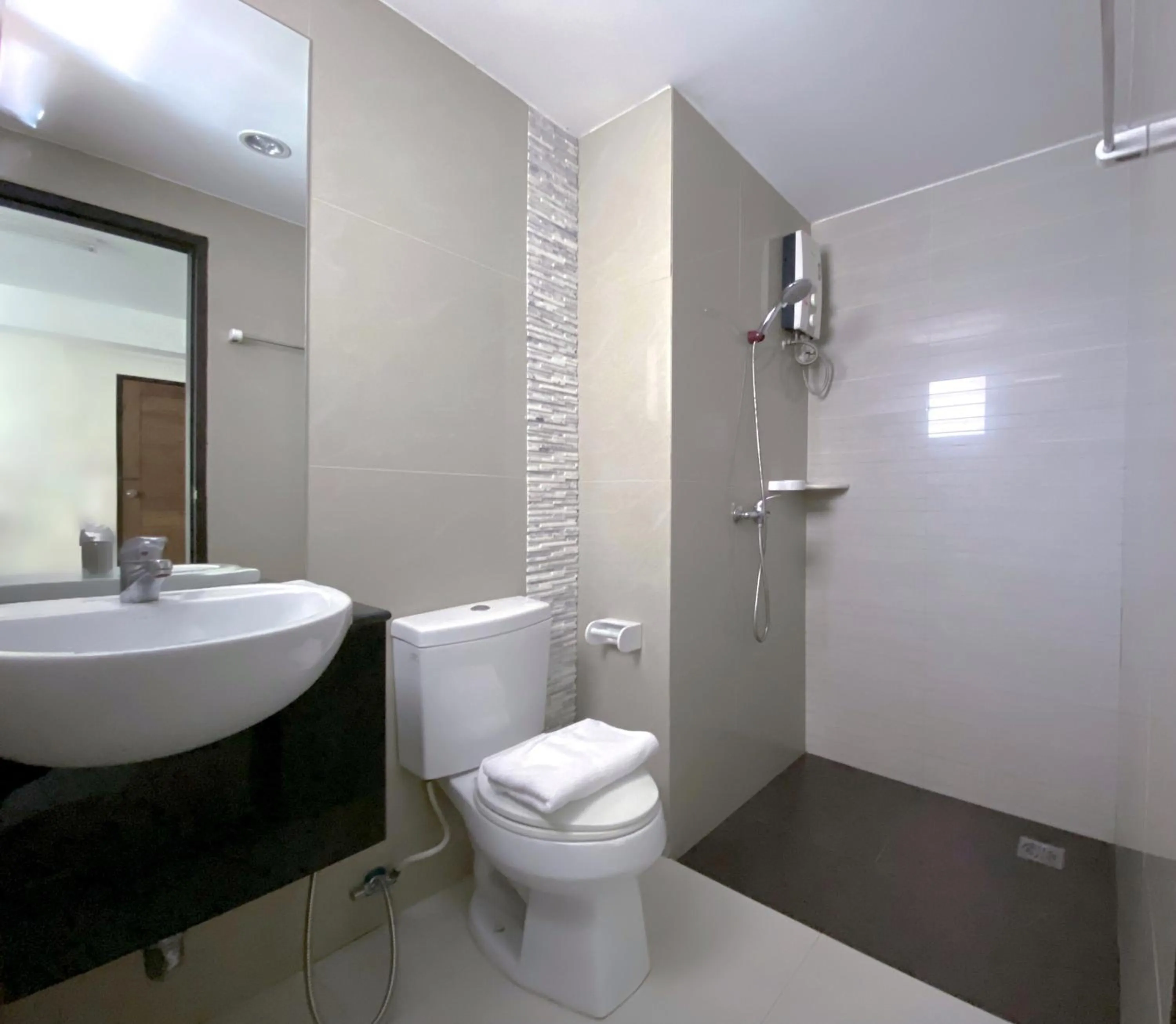 Toilet in JJ Place Korat