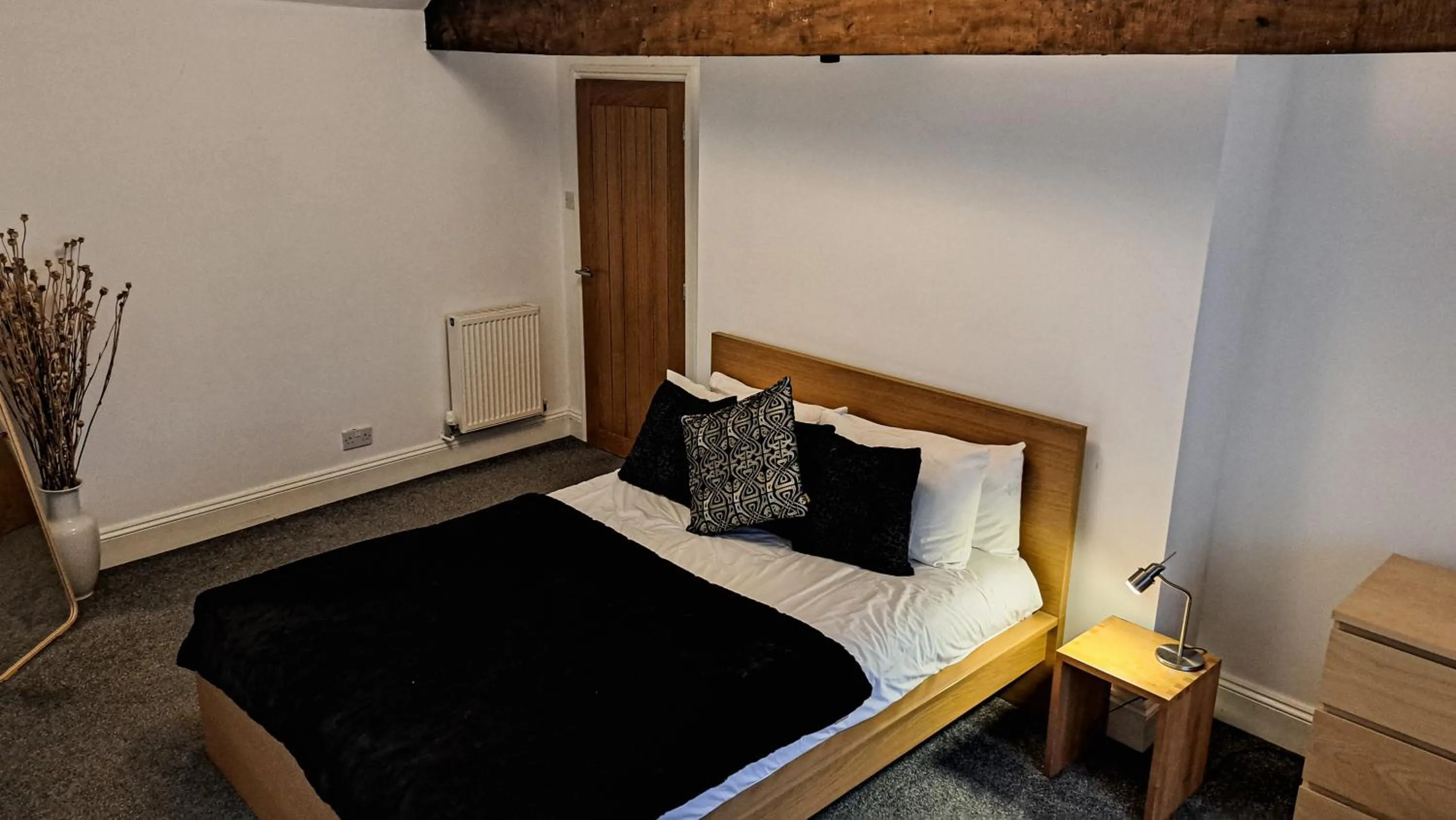 Bedroom, Bed in The Old Vicarage