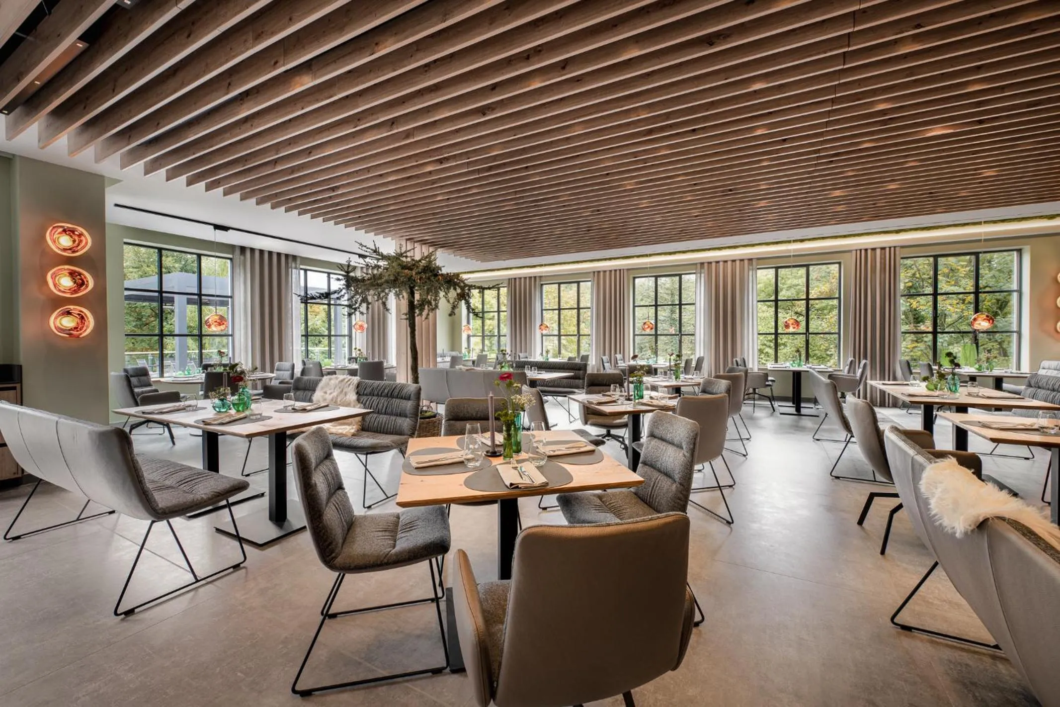 Restaurant/places to eat in Hotel VierJahreszeiten am Seilersee