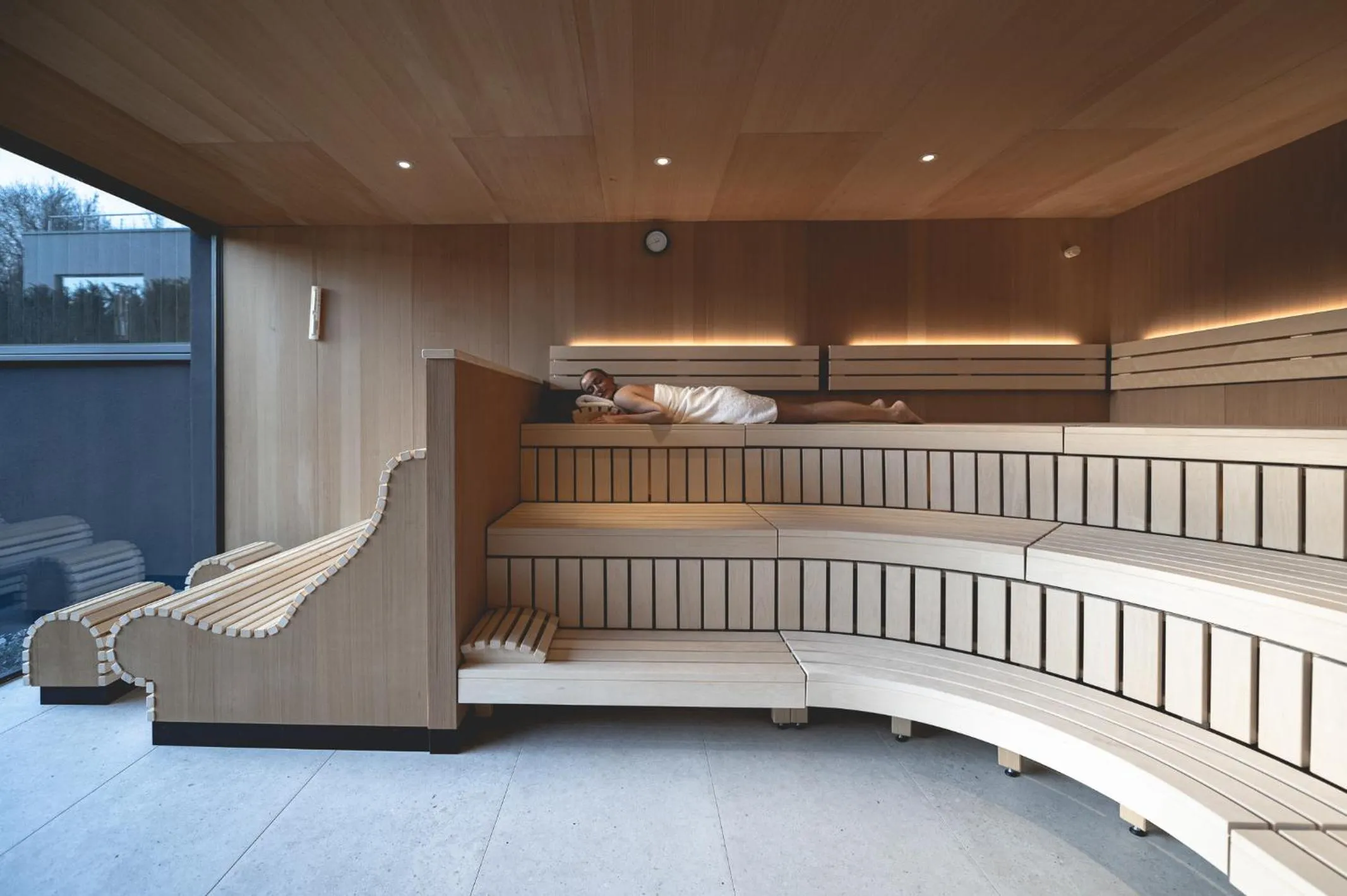 Sauna, Bed in Hotel VierJahreszeiten am Seilersee