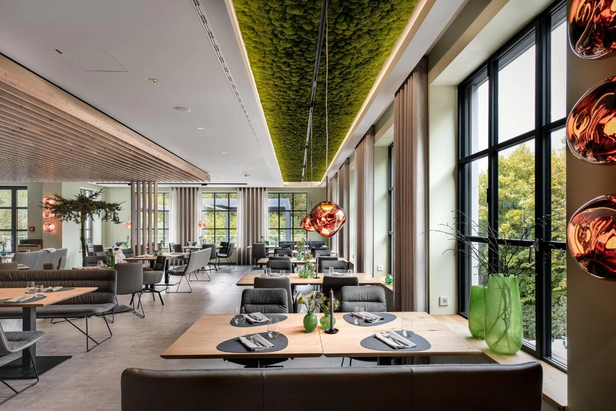 Restaurant/places to eat in Hotel VierJahreszeiten am Seilersee