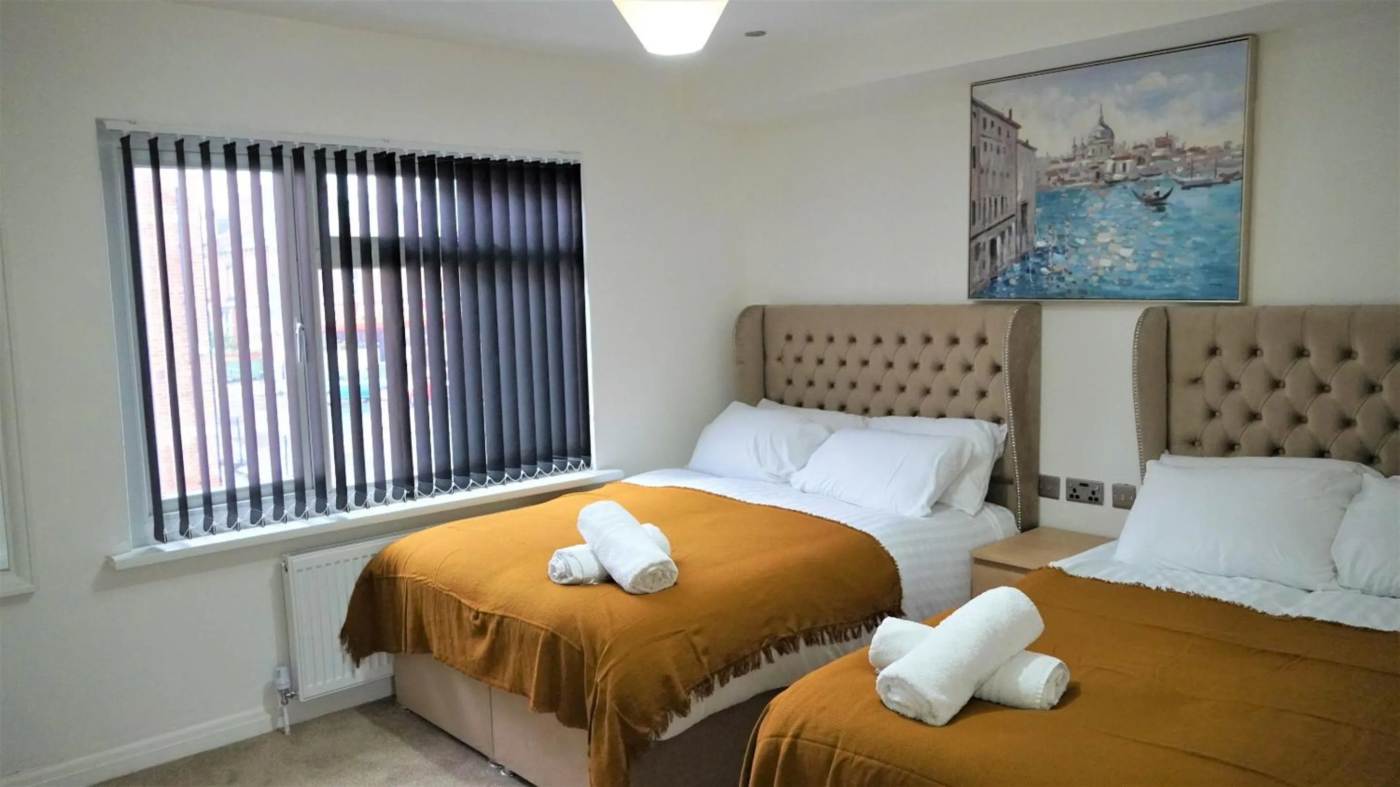 Bedroom, Bed in Cowper Townhouse