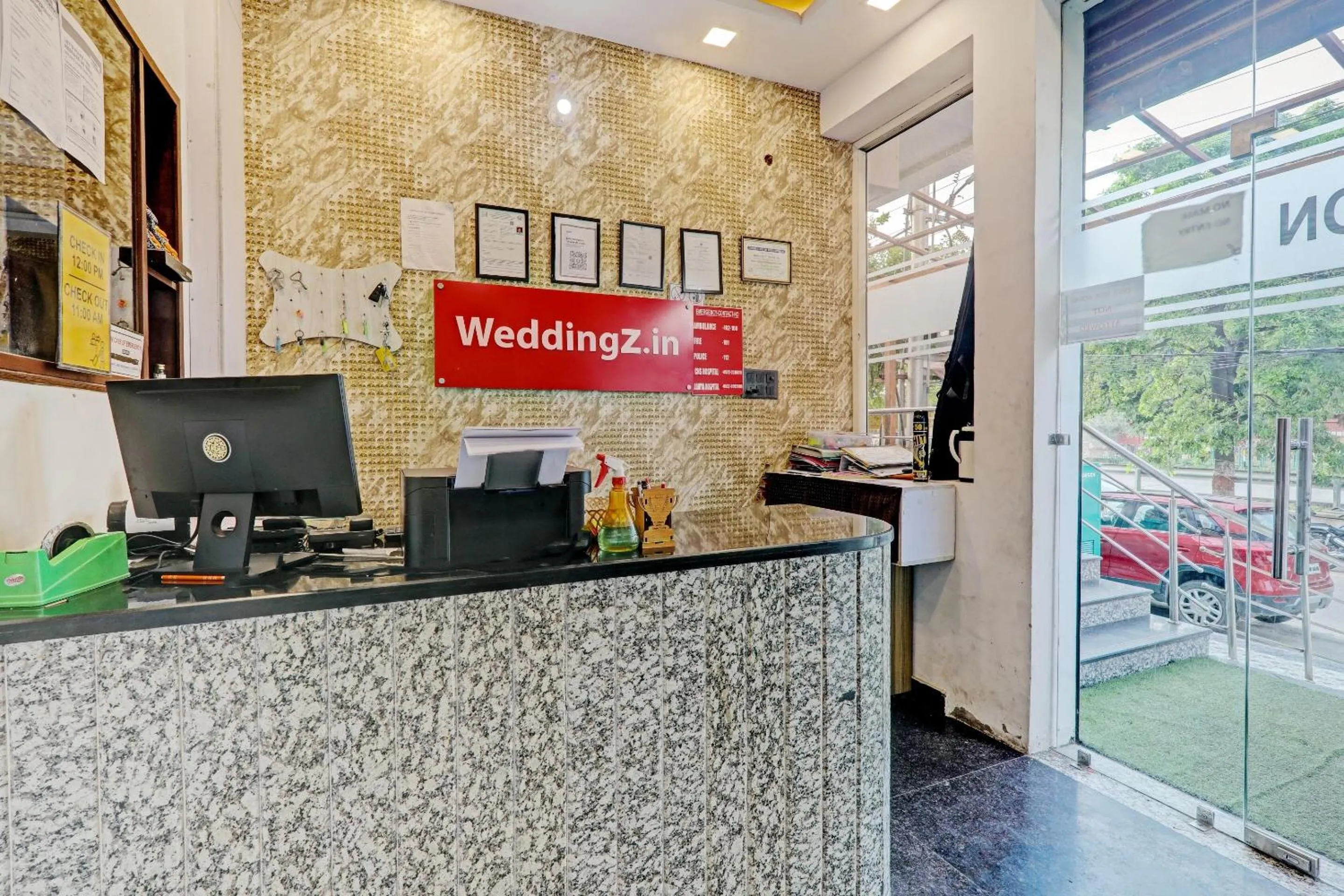 Lobby or reception in Townhouse Jayati Oasis Inn