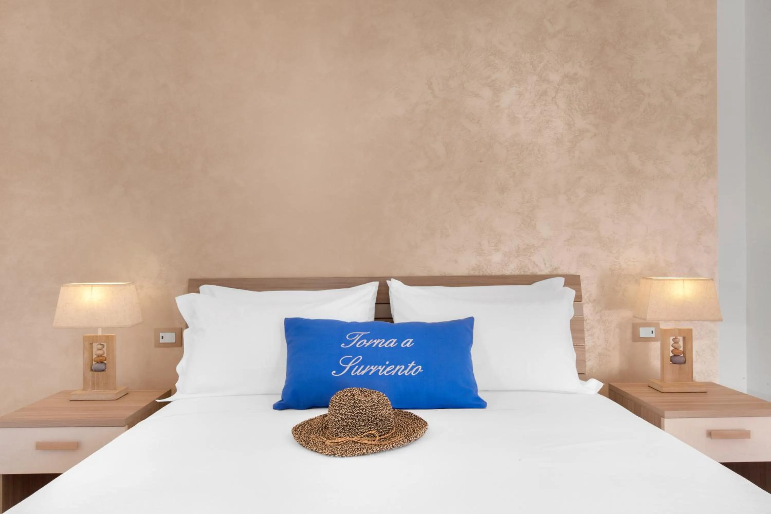 Decorative detail in Torna a Surriento Suites