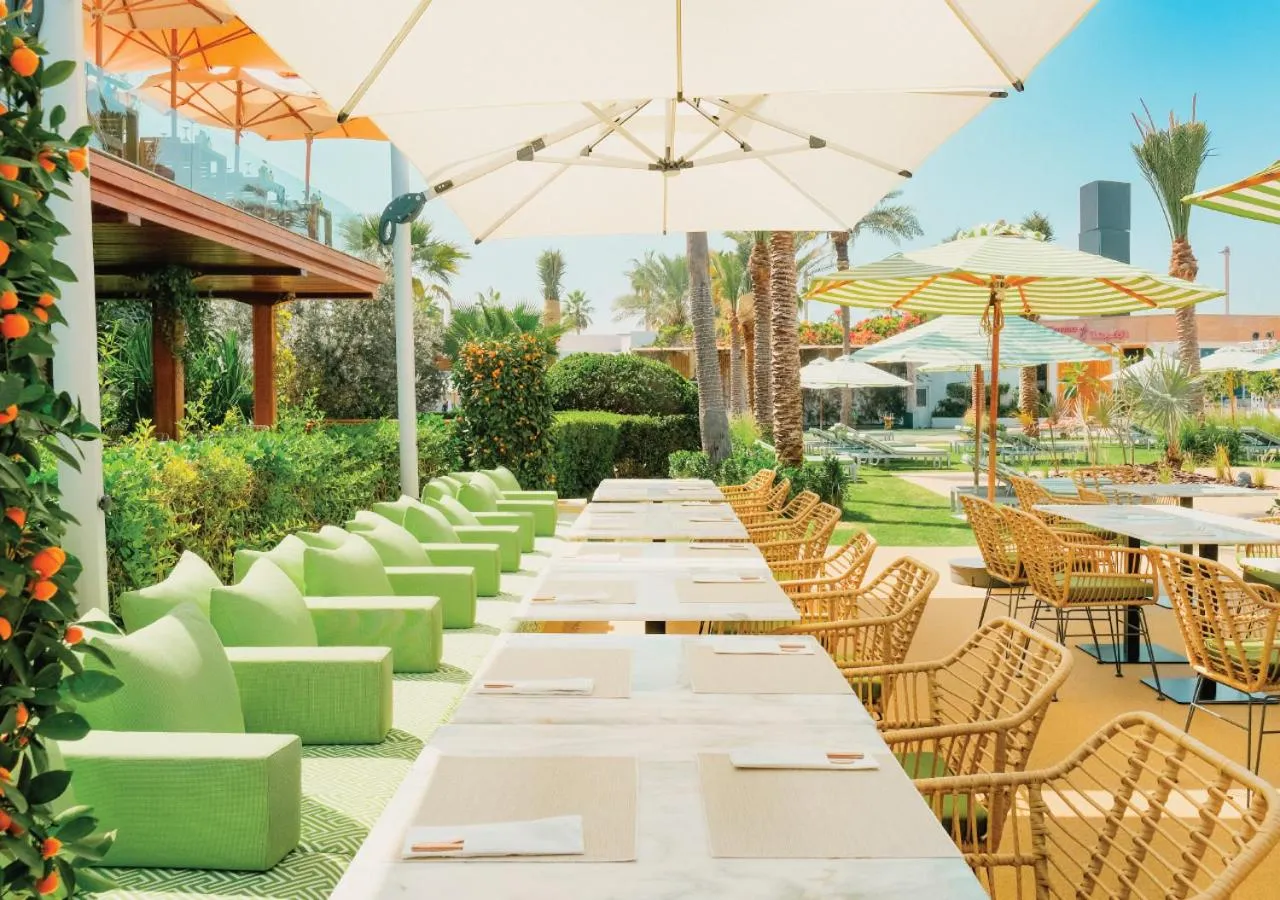 Restaurant/places to eat in Dubai Marine Beach Resort & Spa