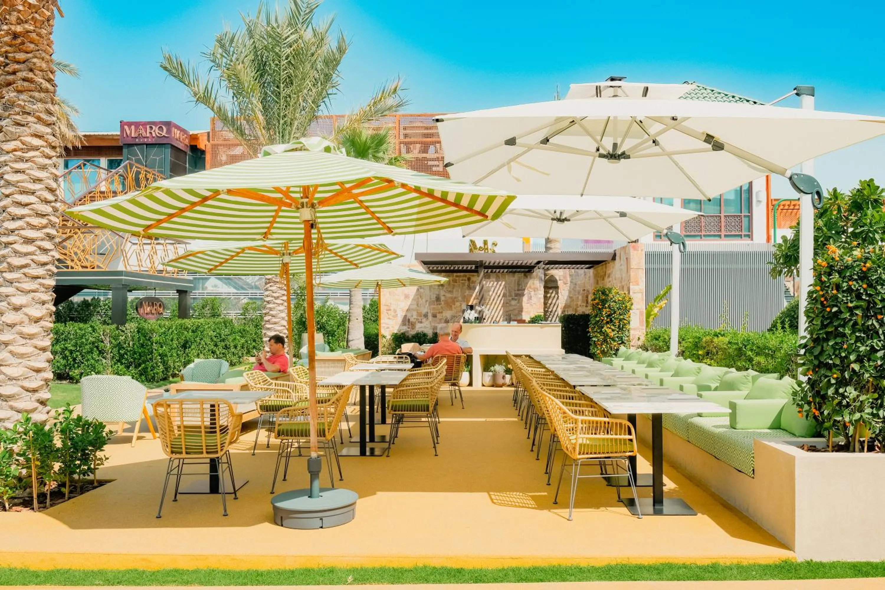 Restaurant/places to eat in Dubai Marine Beach Resort & Spa