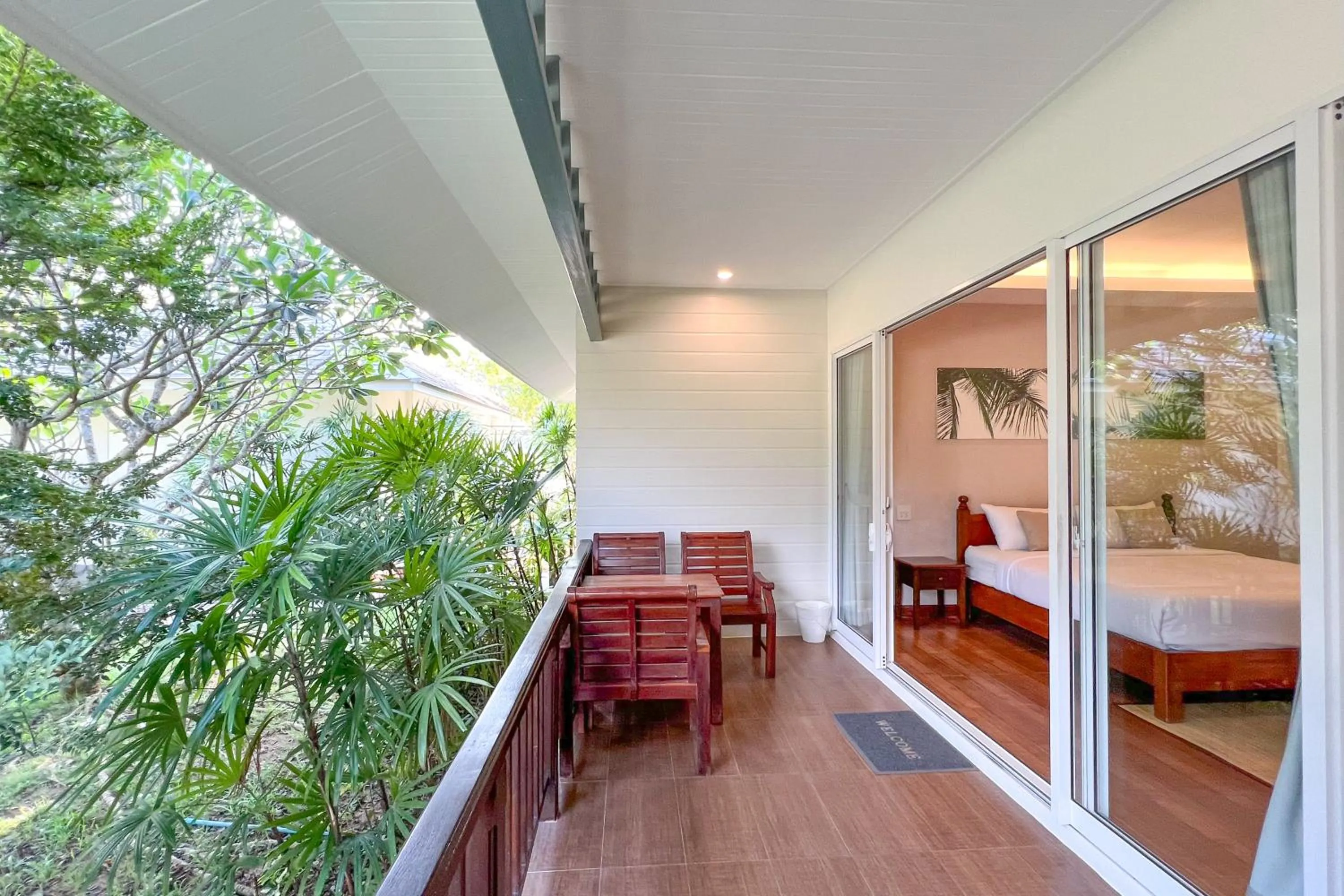 Bed in Nisasiri Boutique Resort