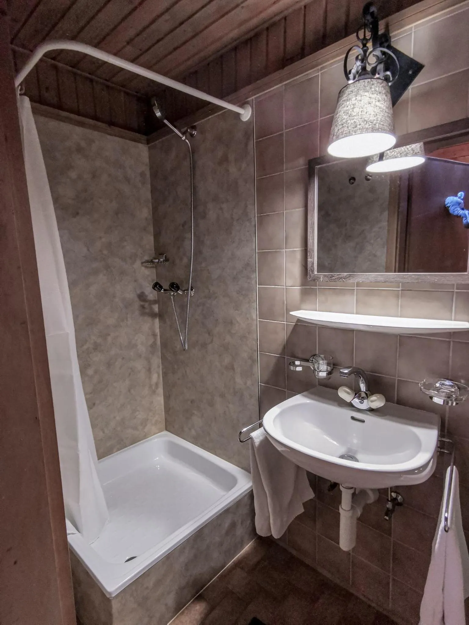 Shower in Relais des Mélèzes