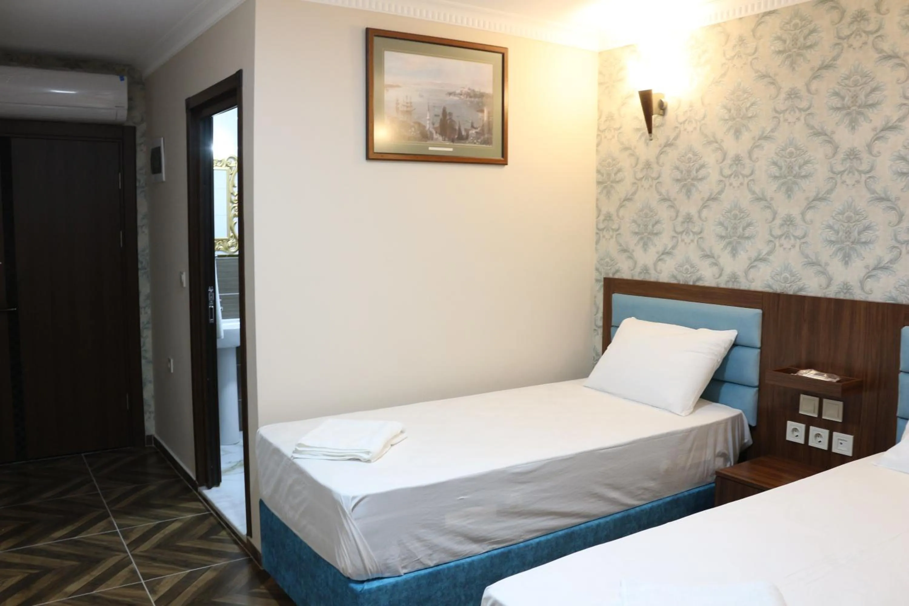 Bed in HOTEL ÜMİT YENİKAPI