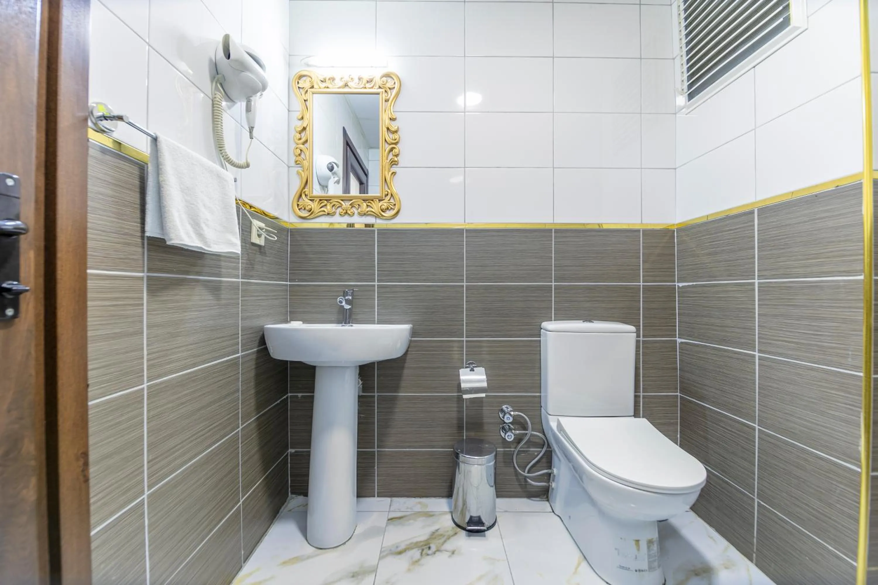 Shower in HOTEL ÜMİT YENİKAPI