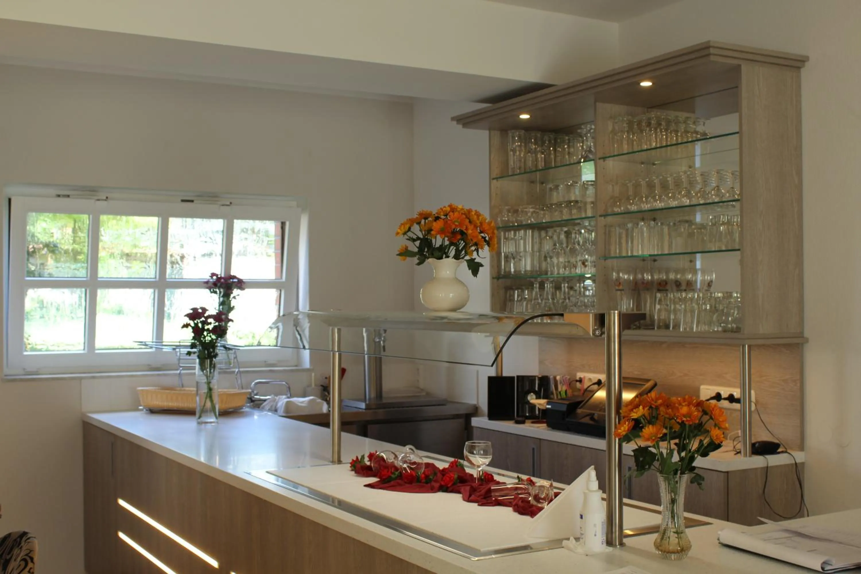 Restaurant/places to eat in Hotel Reke