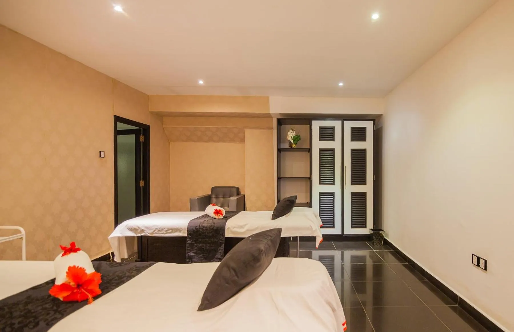 Spa and wellness centre/facilities, Bed in Cocoa Luxury Resort, Nyali, Mombasa