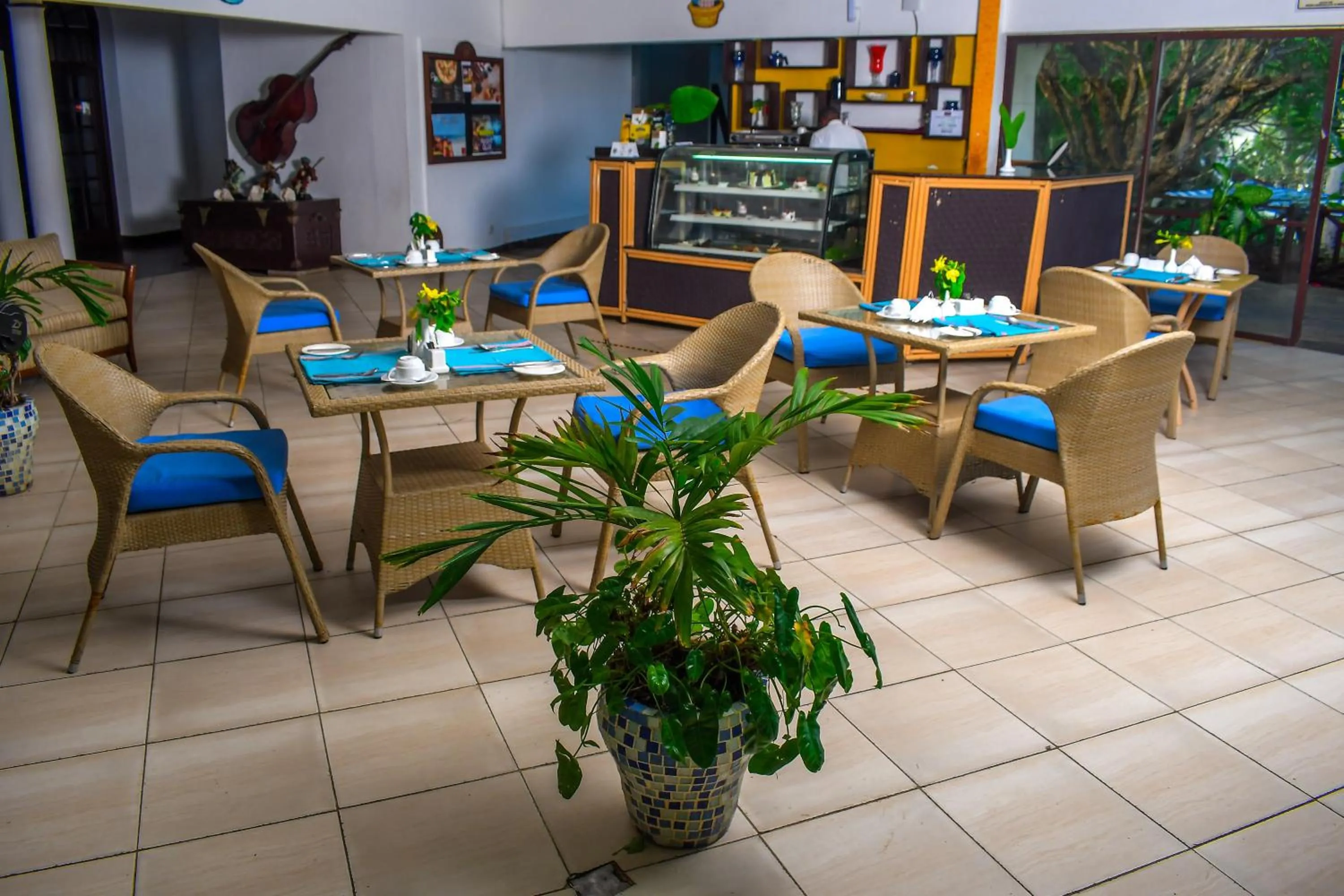 Restaurant/places to eat in Cocoa Luxury Resort, Nyali, Mombasa