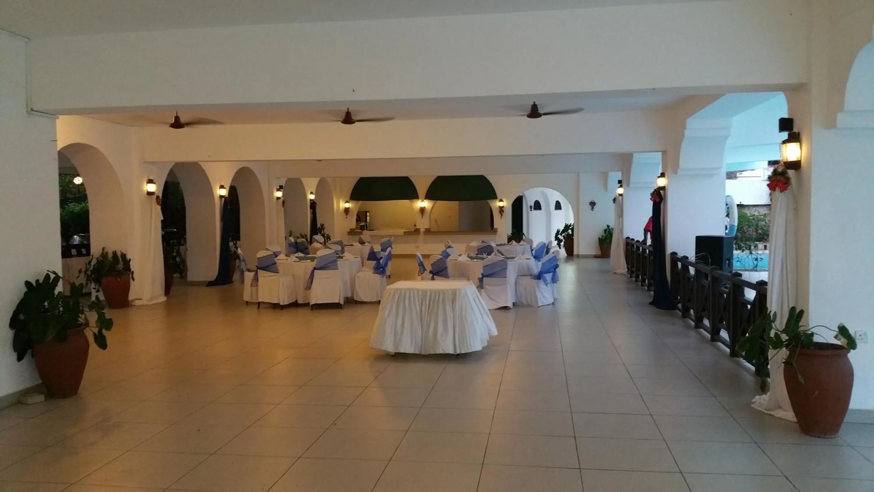 Restaurant/places to eat in Cocoa Luxury Resort, Nyali, Mombasa