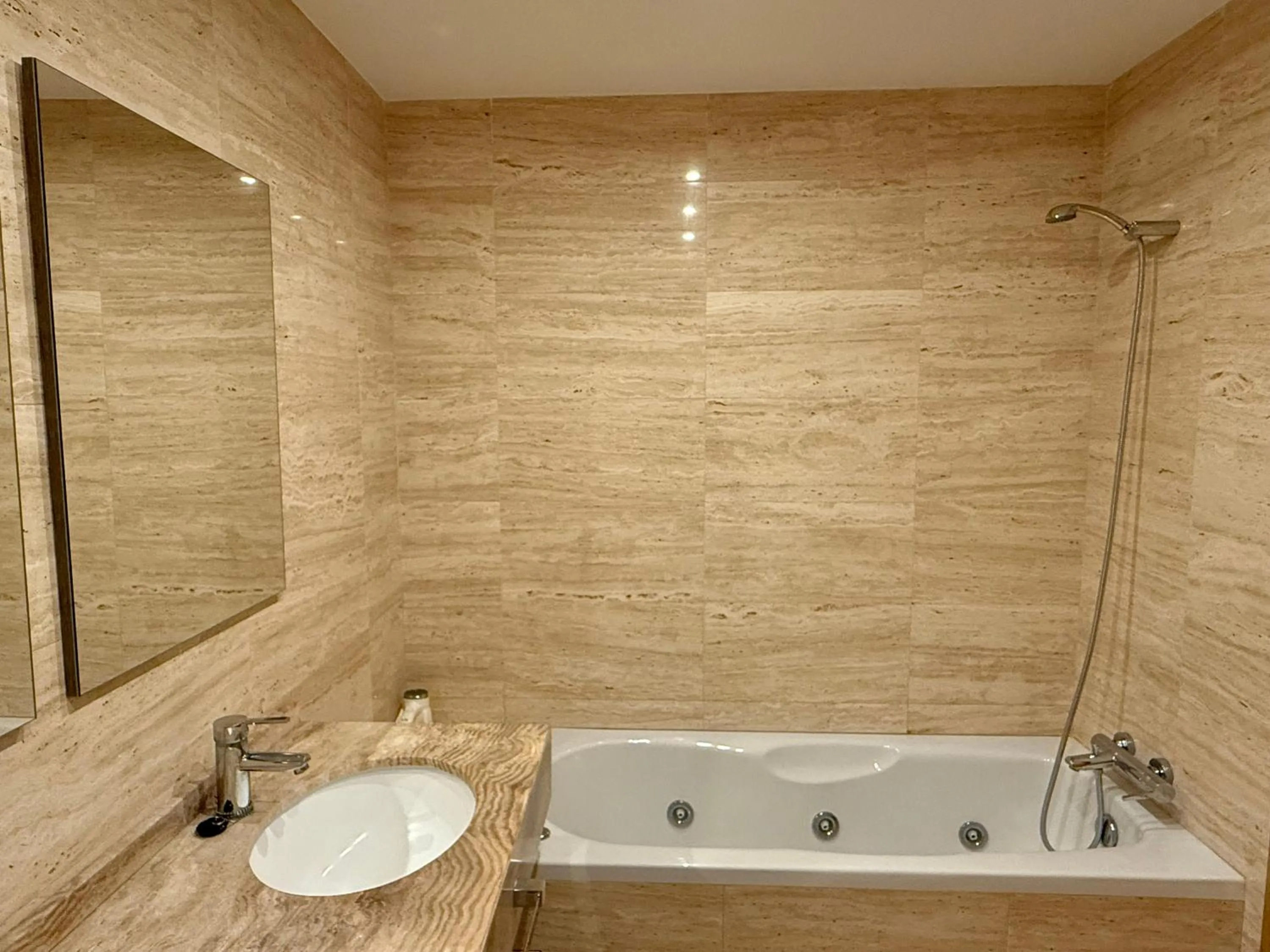 Bathroom in Vegasol Playa AT