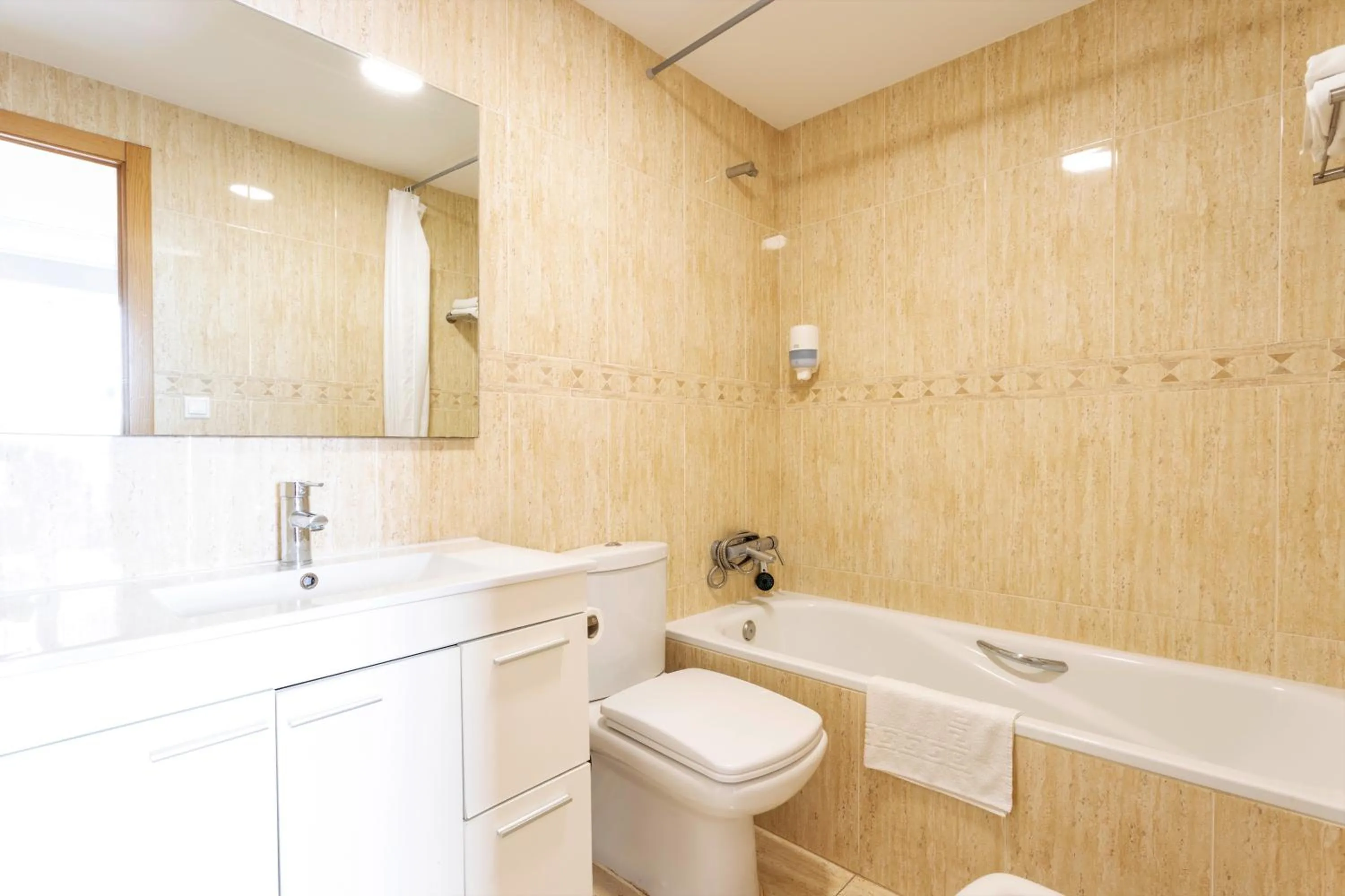 Bathroom in Vegasol Playa AT