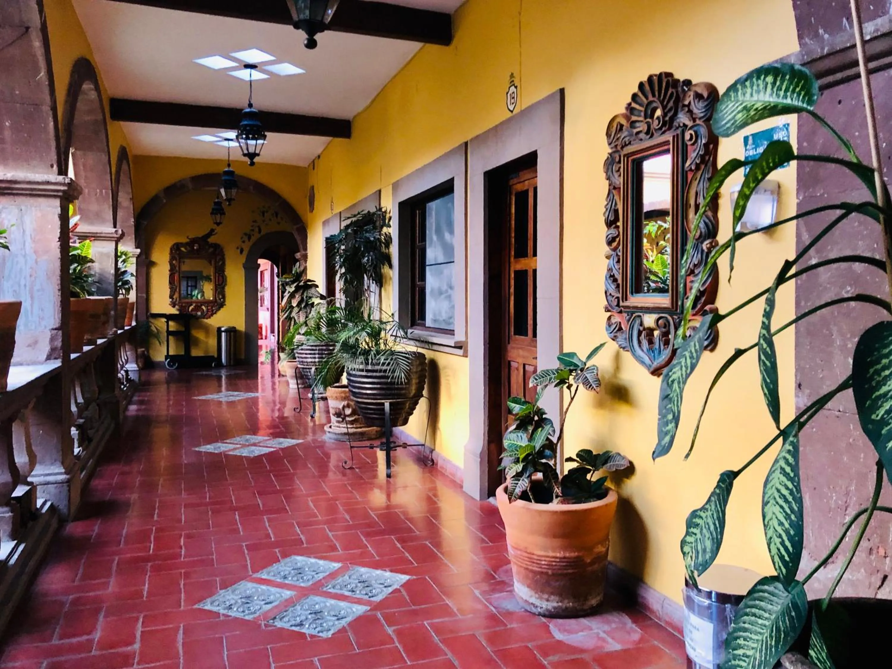 Patio in Hotel Mansión Virreyes by Rotamundos