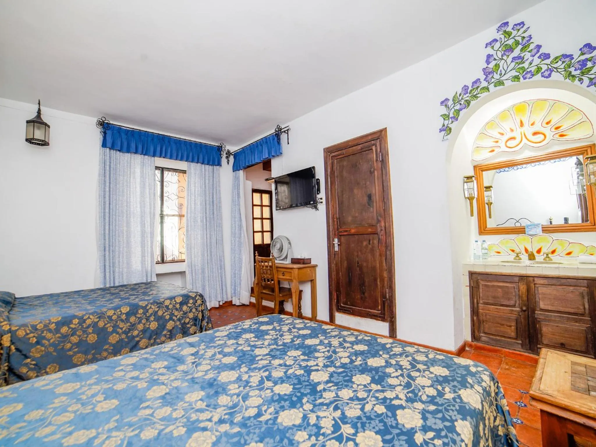 Bed in Hotel Mansión Virreyes by Rotamundos