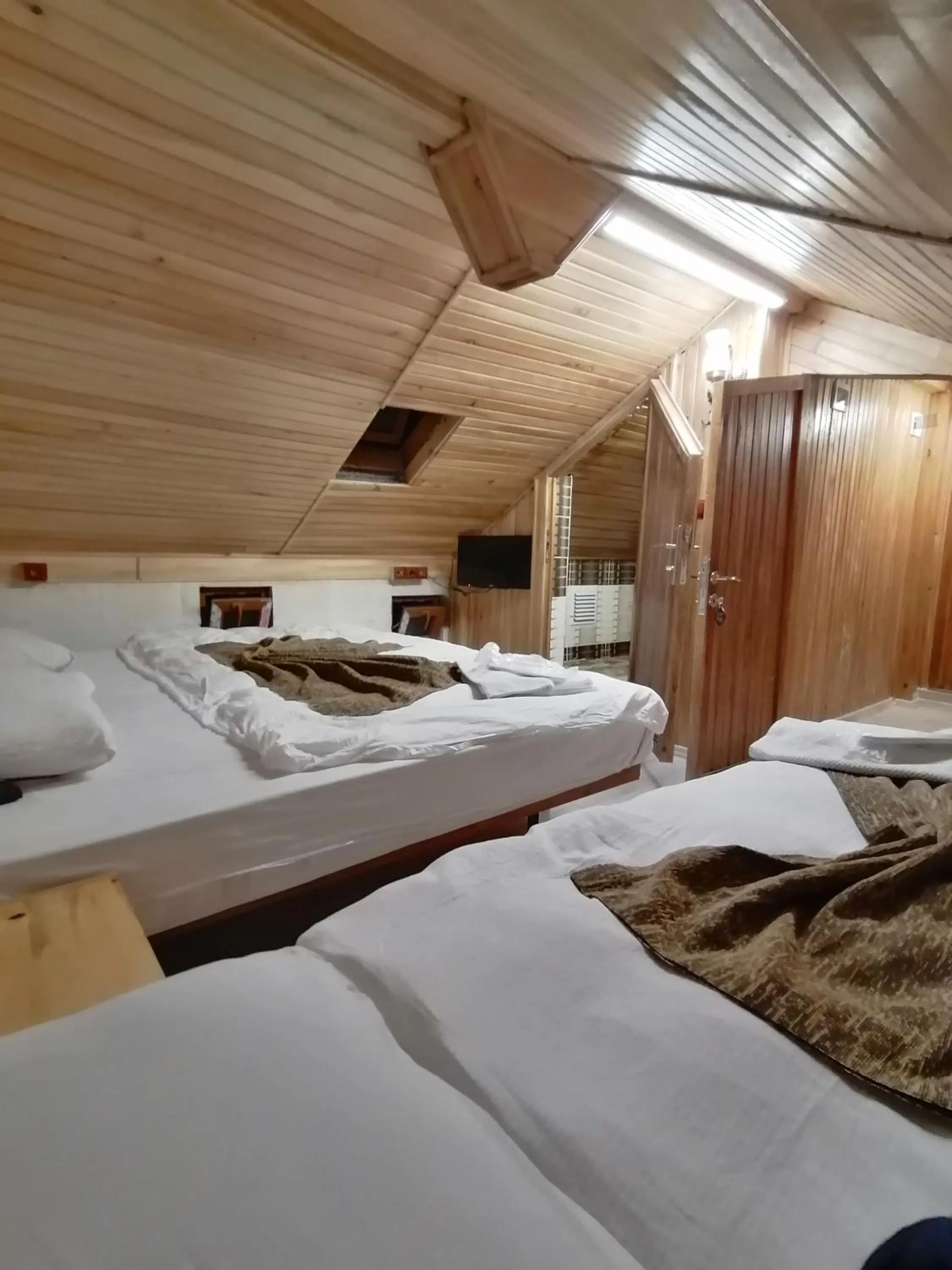 Photo of the whole room, Bed in Duran Aga Konagi