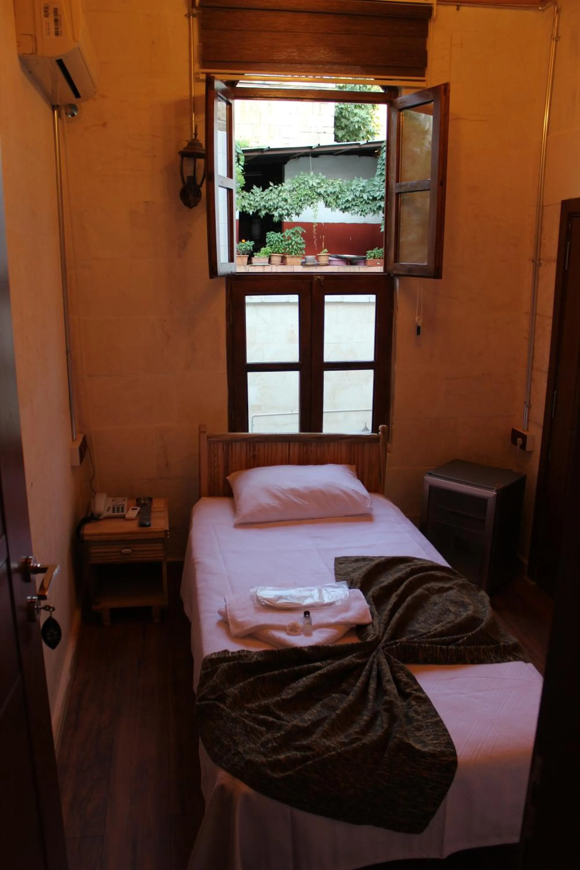 Photo of the whole room, Bed in Duran Aga Konagi