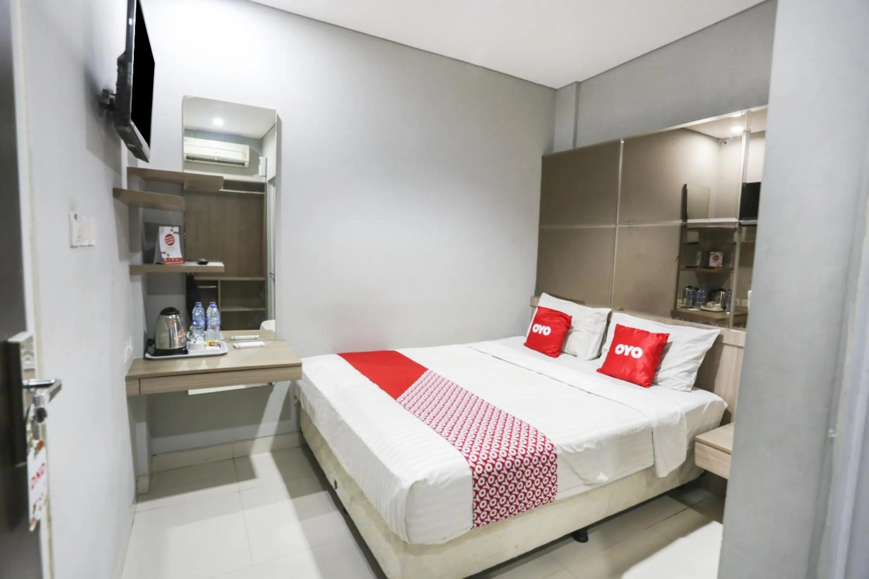 Bedroom in SUPER OYO Capital O 90056 Wisma Kebon Kacang 9