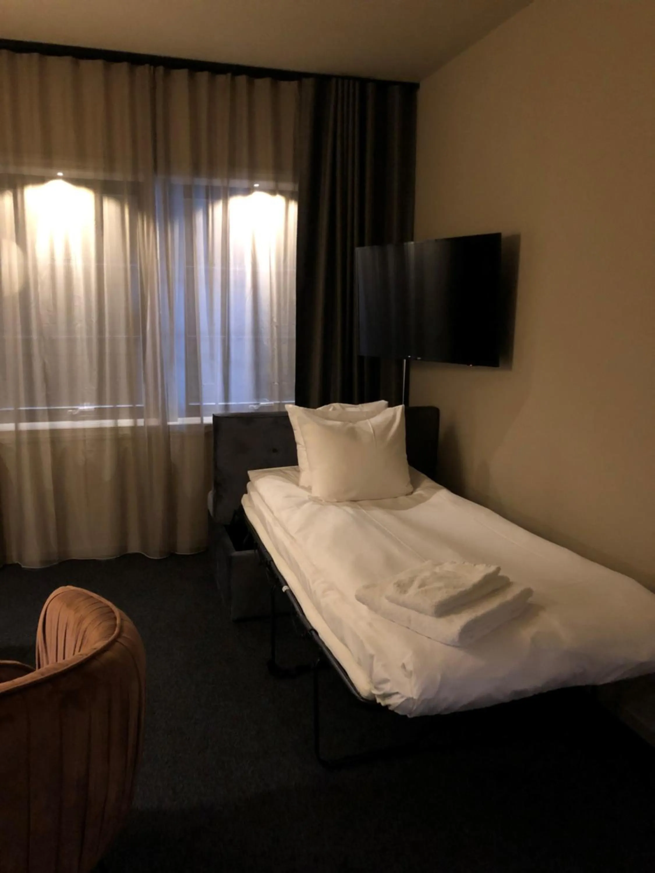 Bed in Hotell Viktors