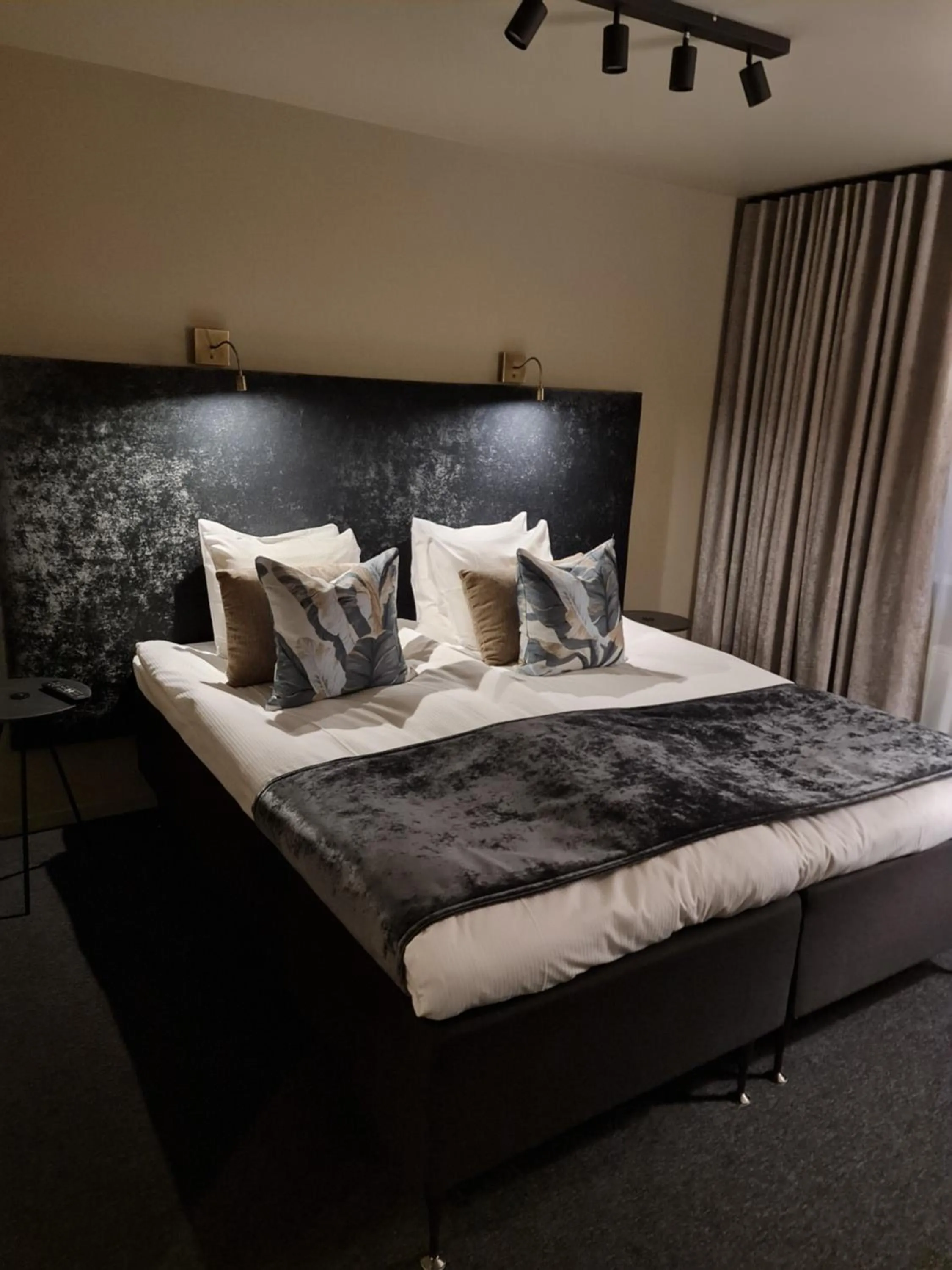 Bed in Hotell Viktors