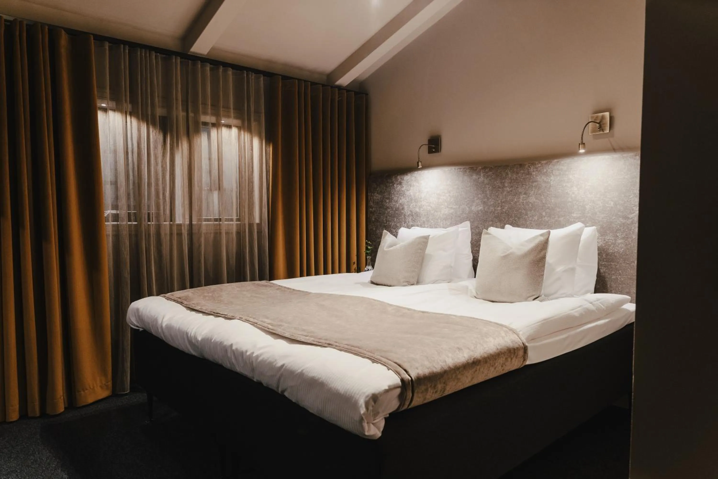 Bed in Hotell Viktors