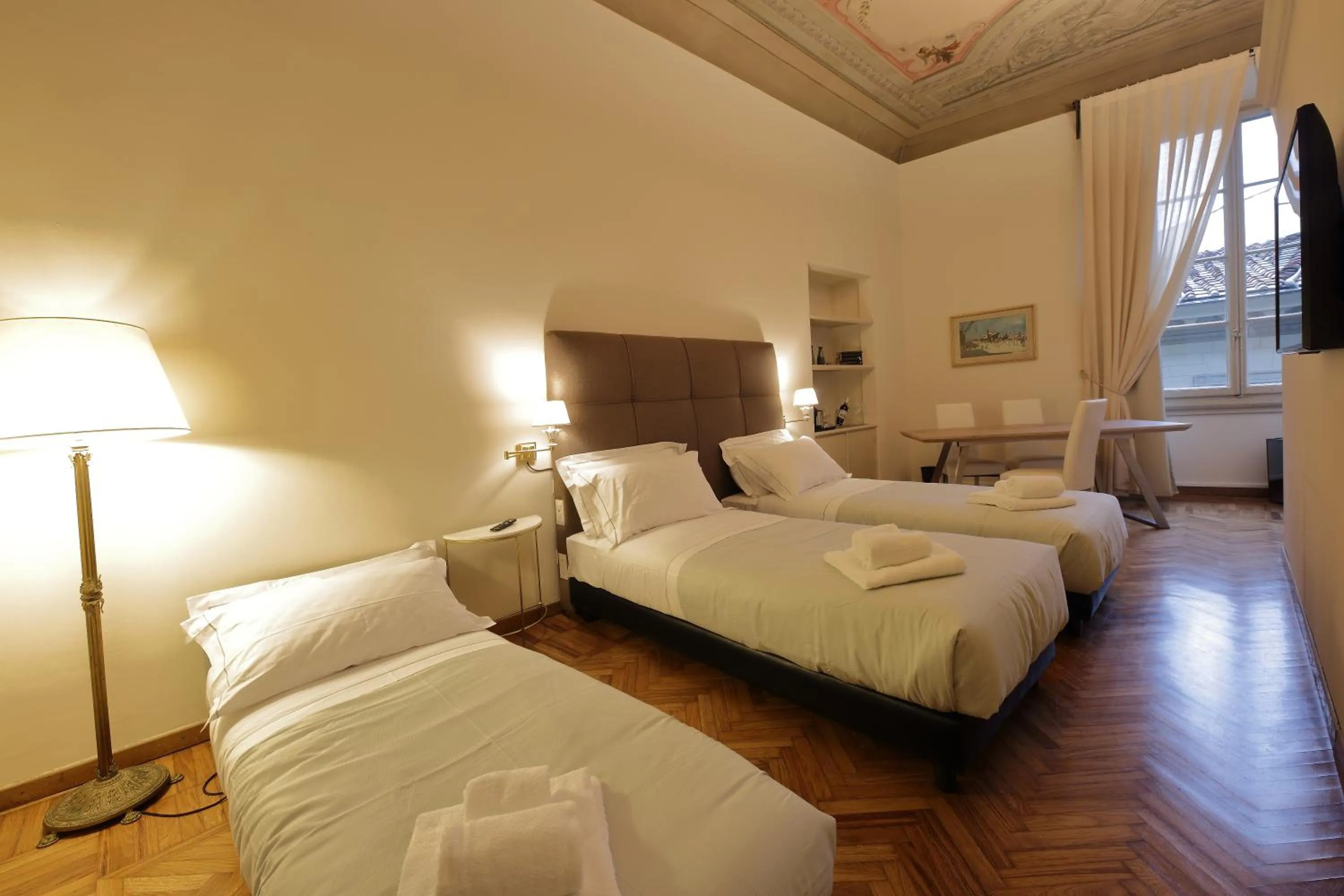 Bed in Corsini Tintori