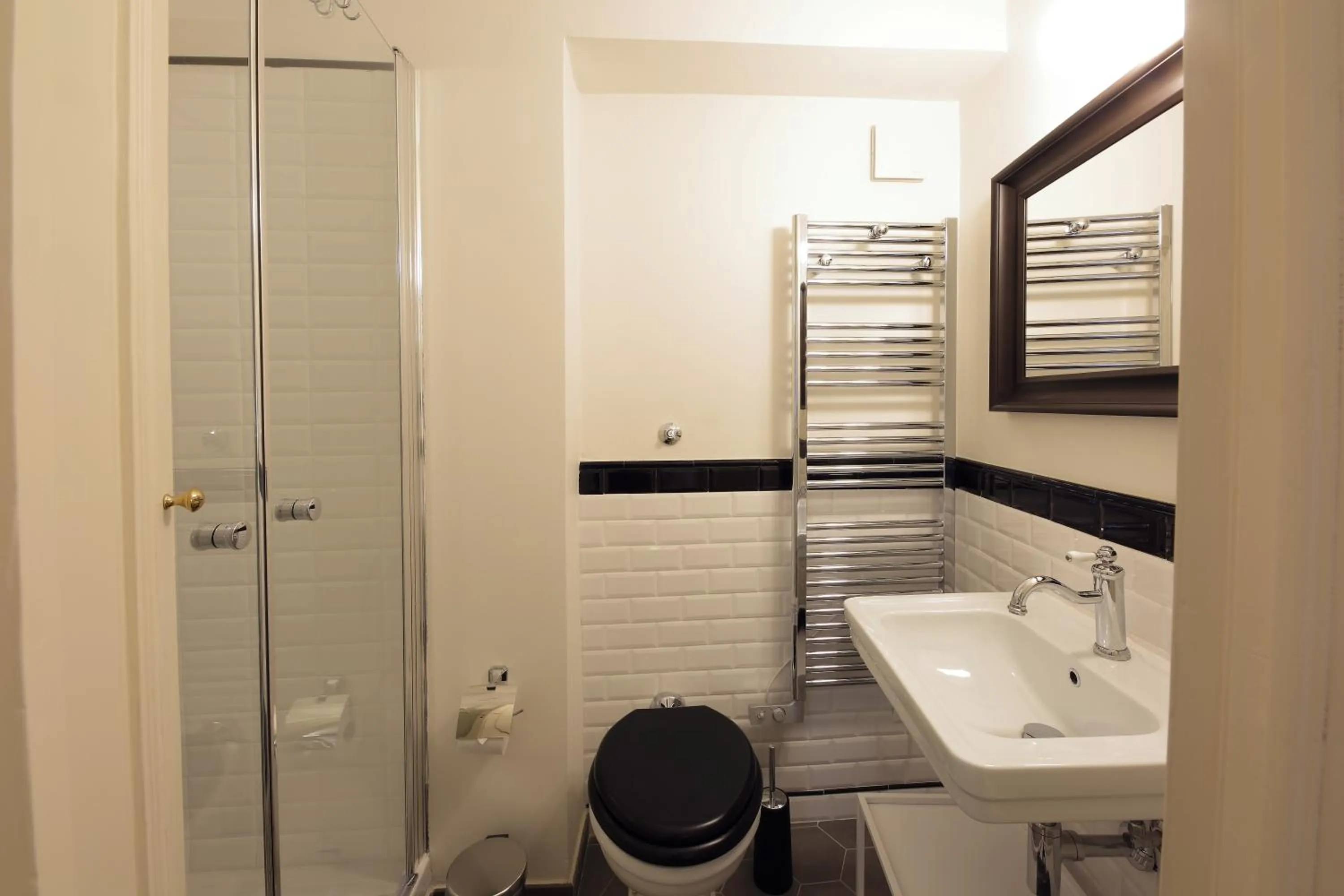 Bathroom in Corsini Tintori