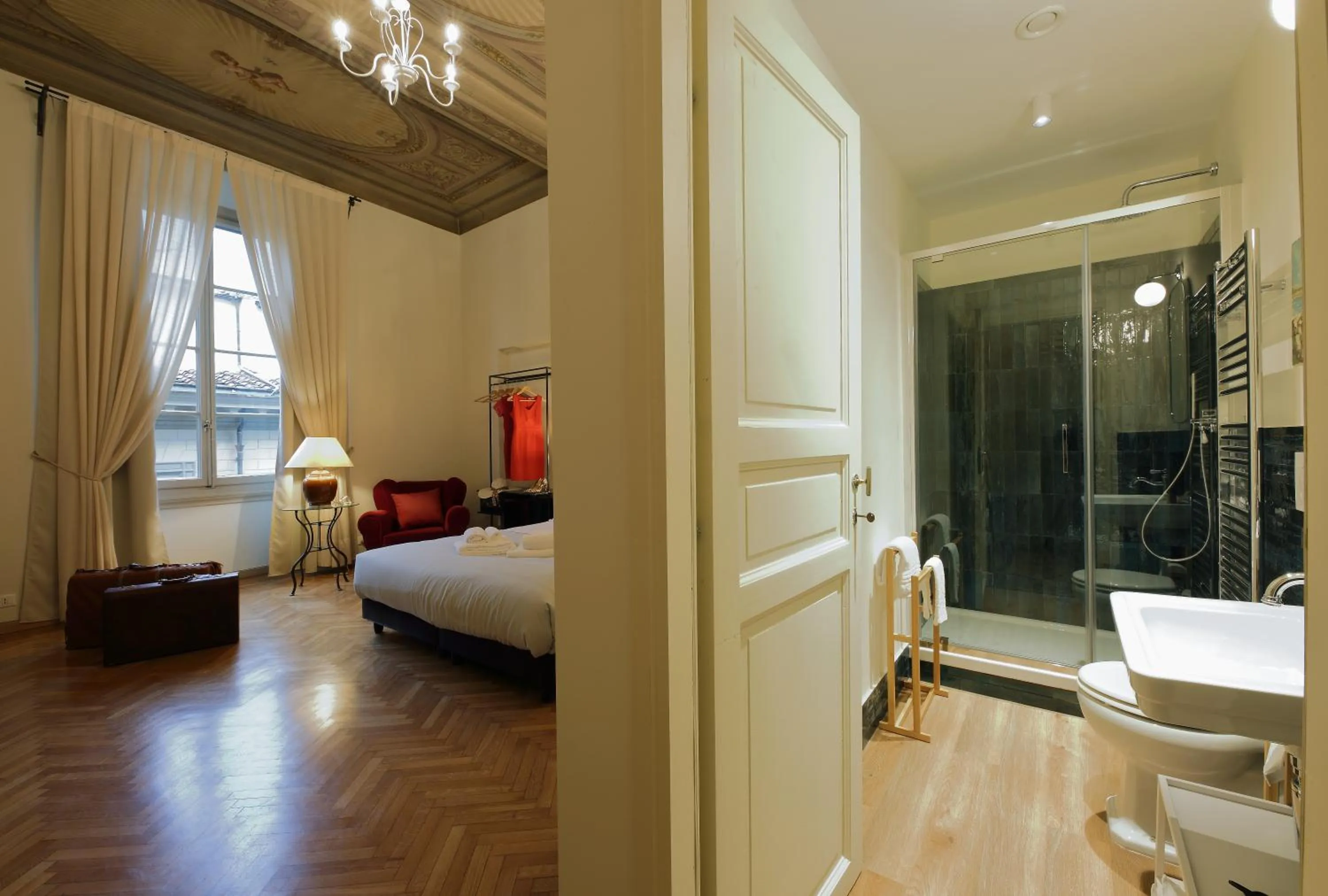 Photo of the whole room, Bed in Corsini Tintori