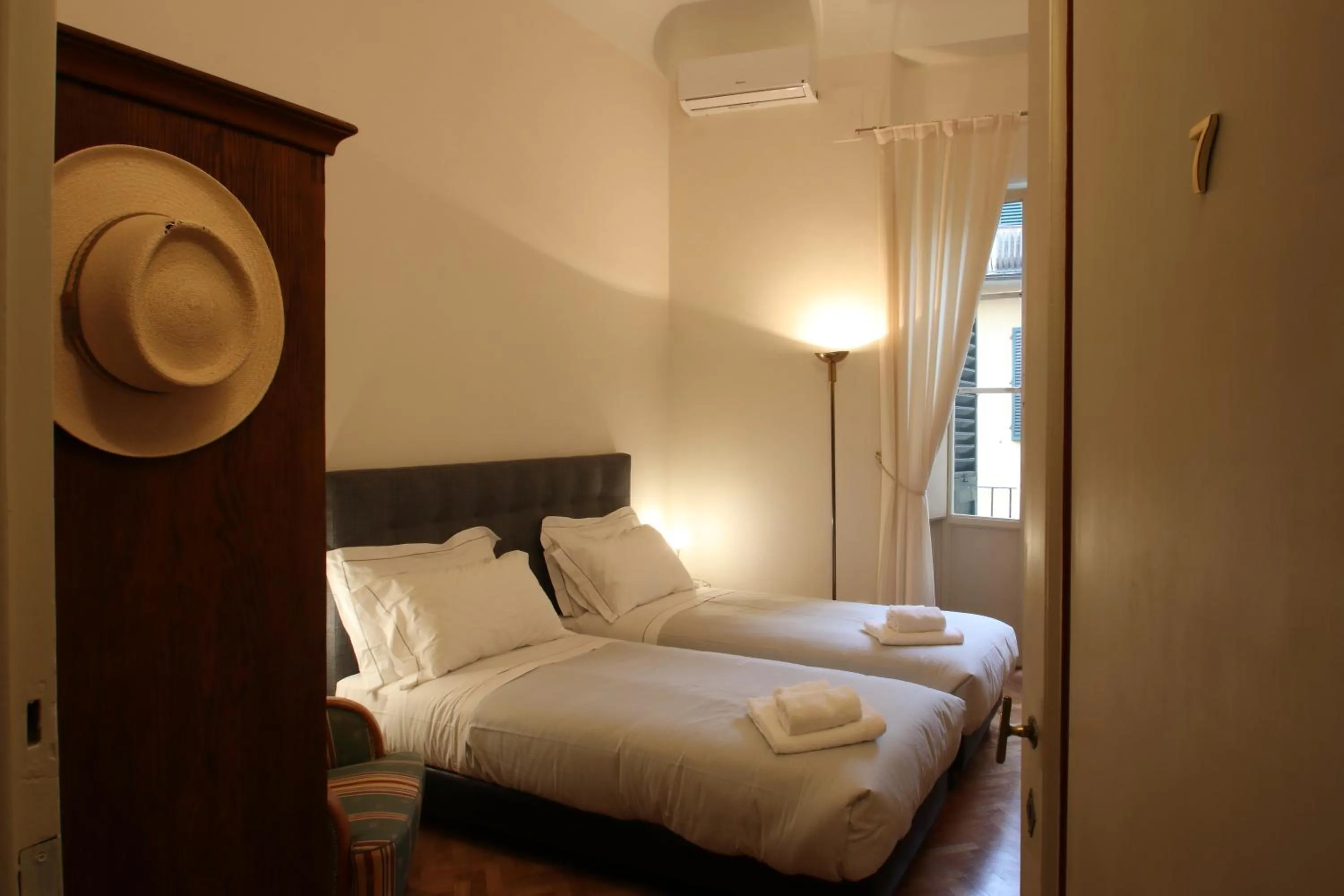 Bed in Corsini Tintori