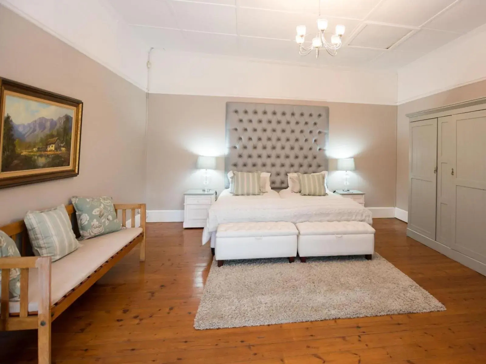 Standard Family Room - single occupancy in Chicane Bed and Breakfast Standard Family Room - single occupancy in Chicane Bed and Breakfast