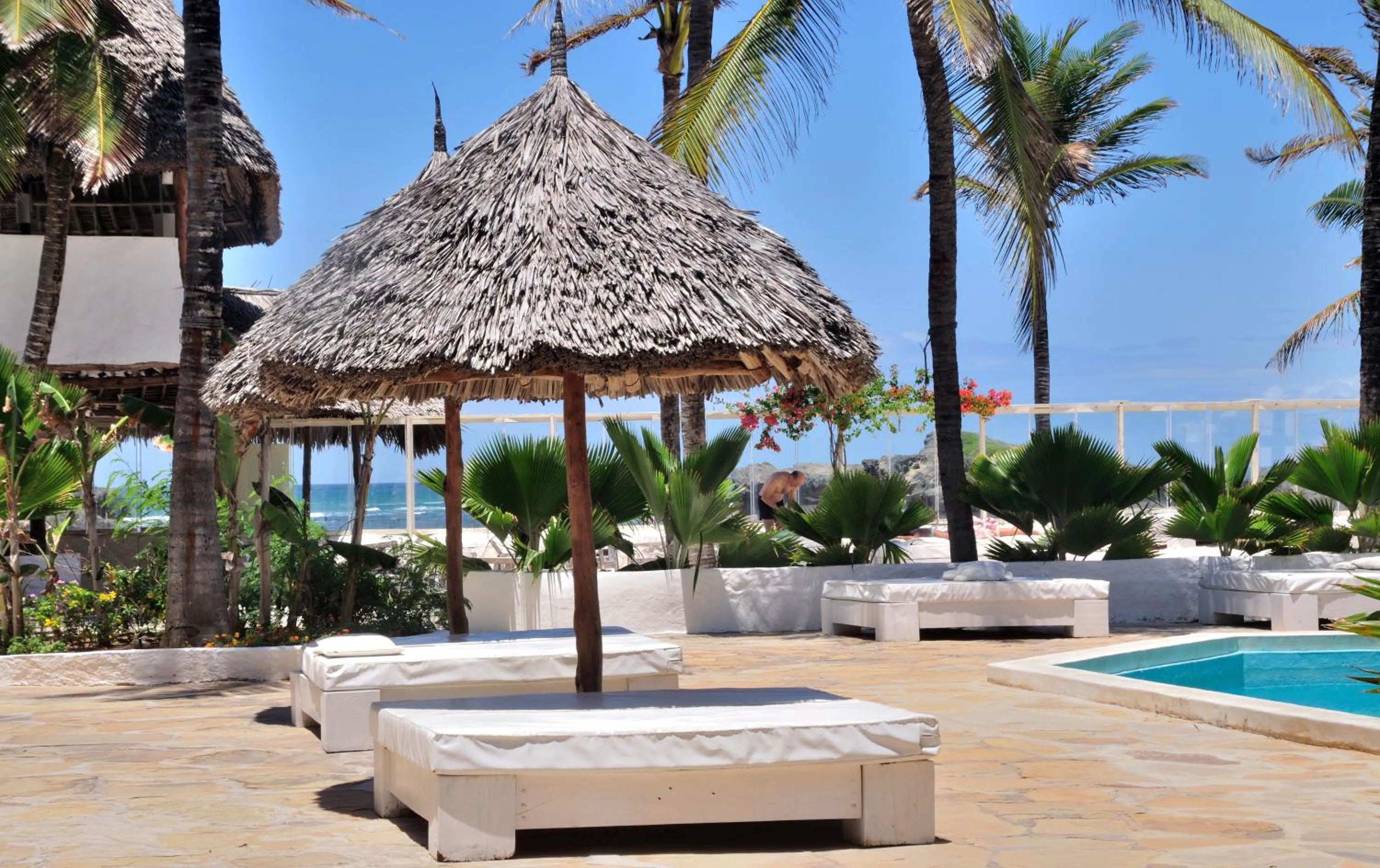 Day in Barracuda Inn Resort