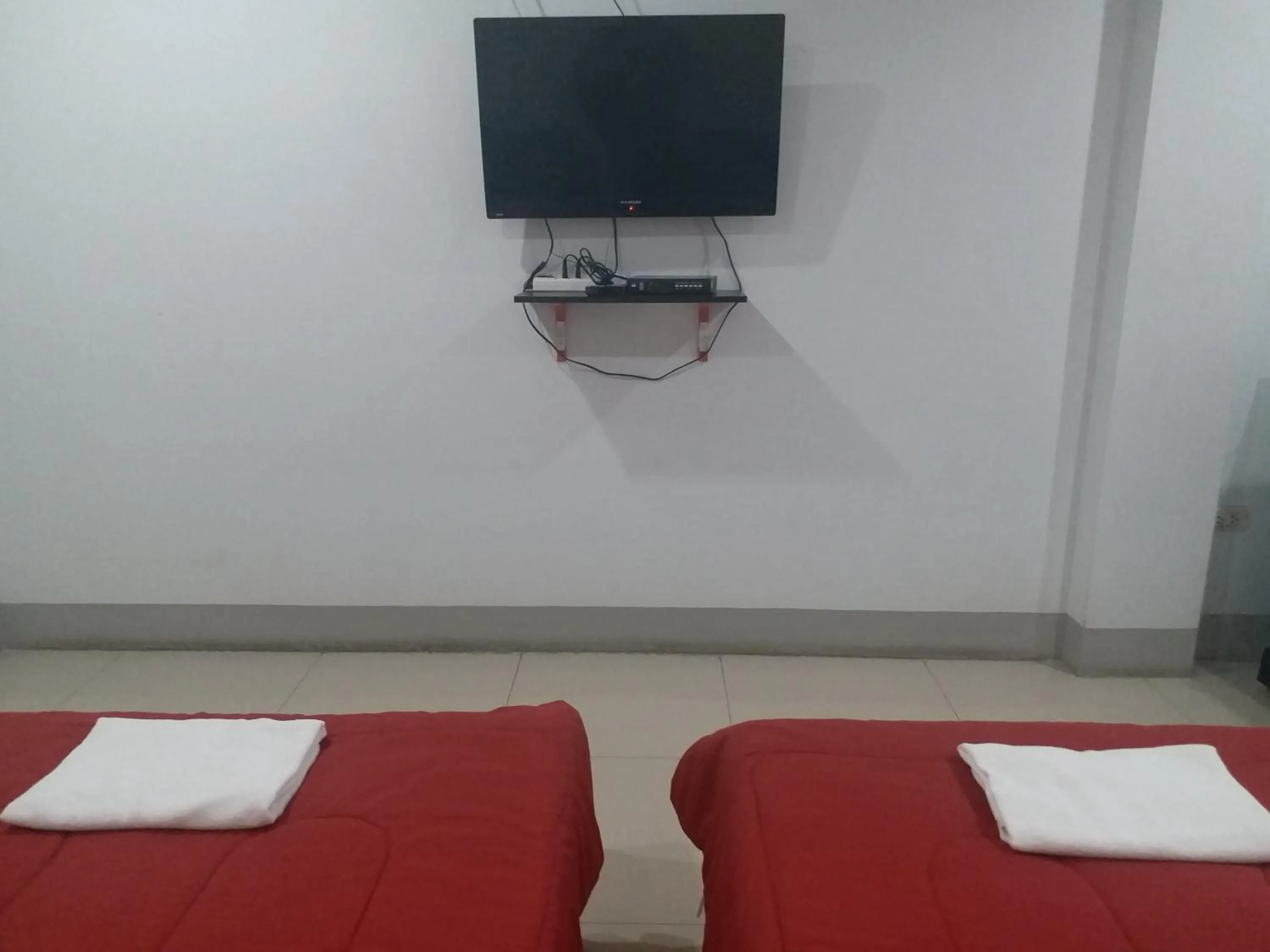 Bedroom, Bed in Chawalee Place