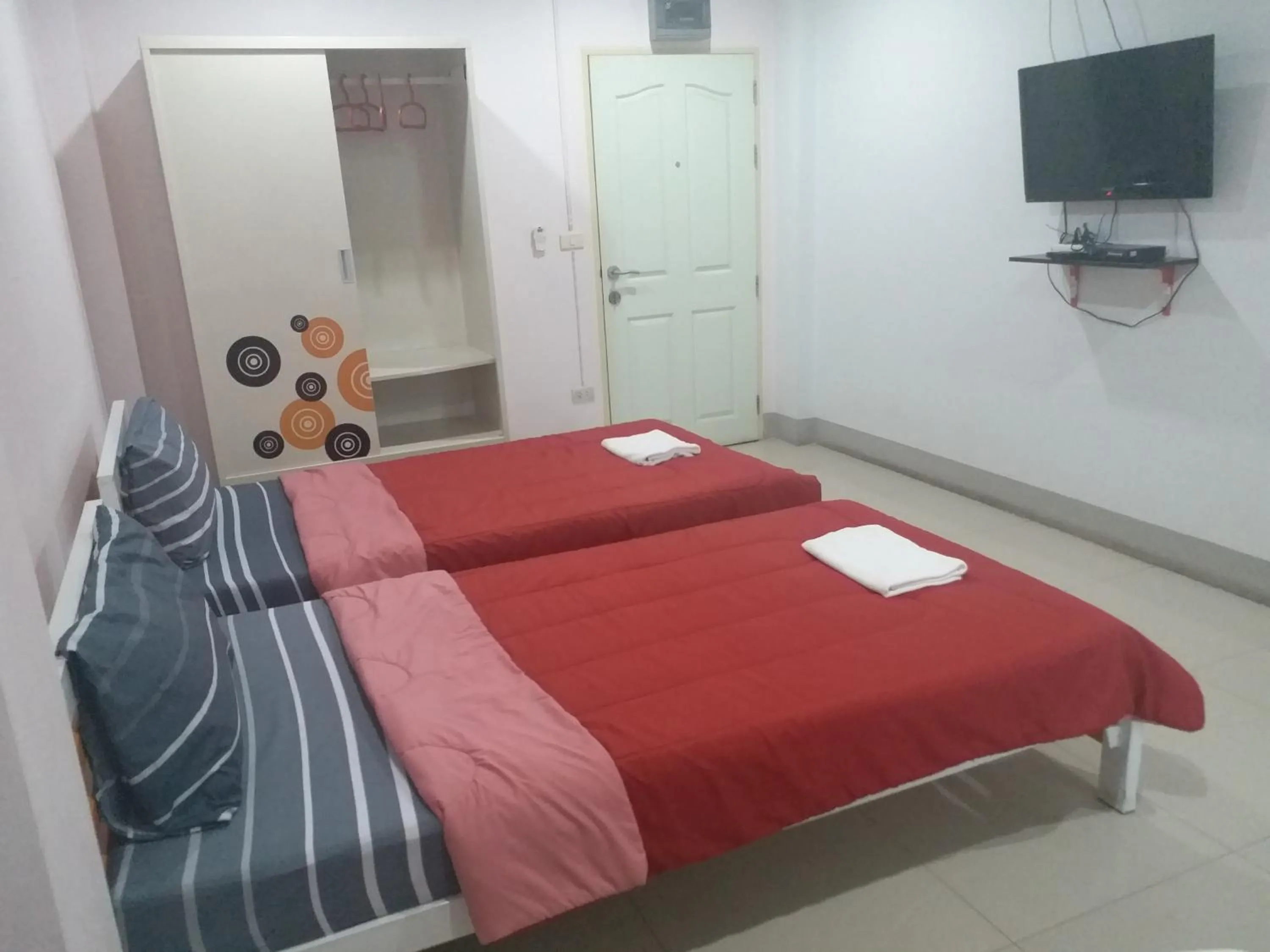 Bedroom, Bed in Chawalee Place