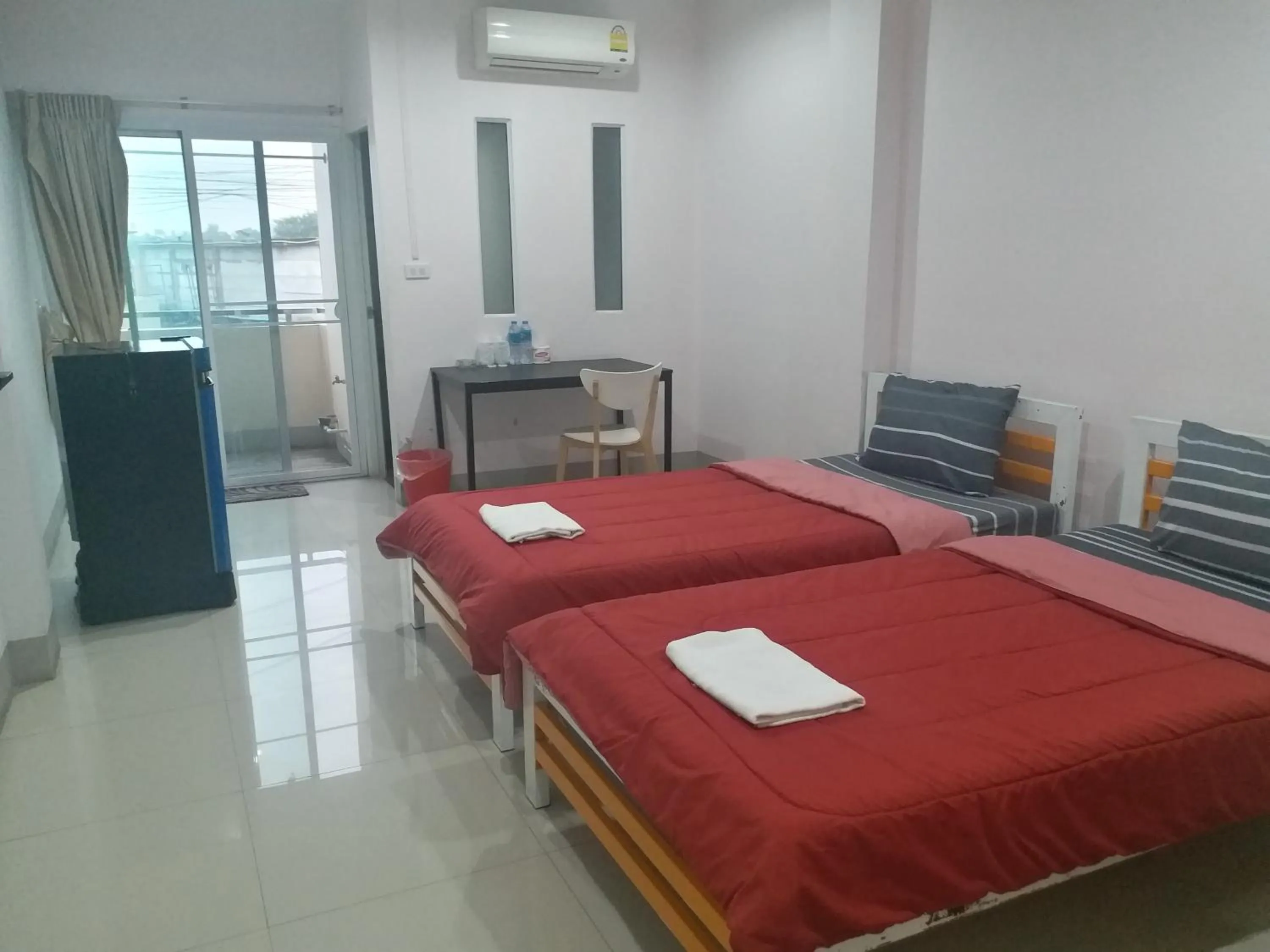 Bedroom, Bed in Chawalee Place