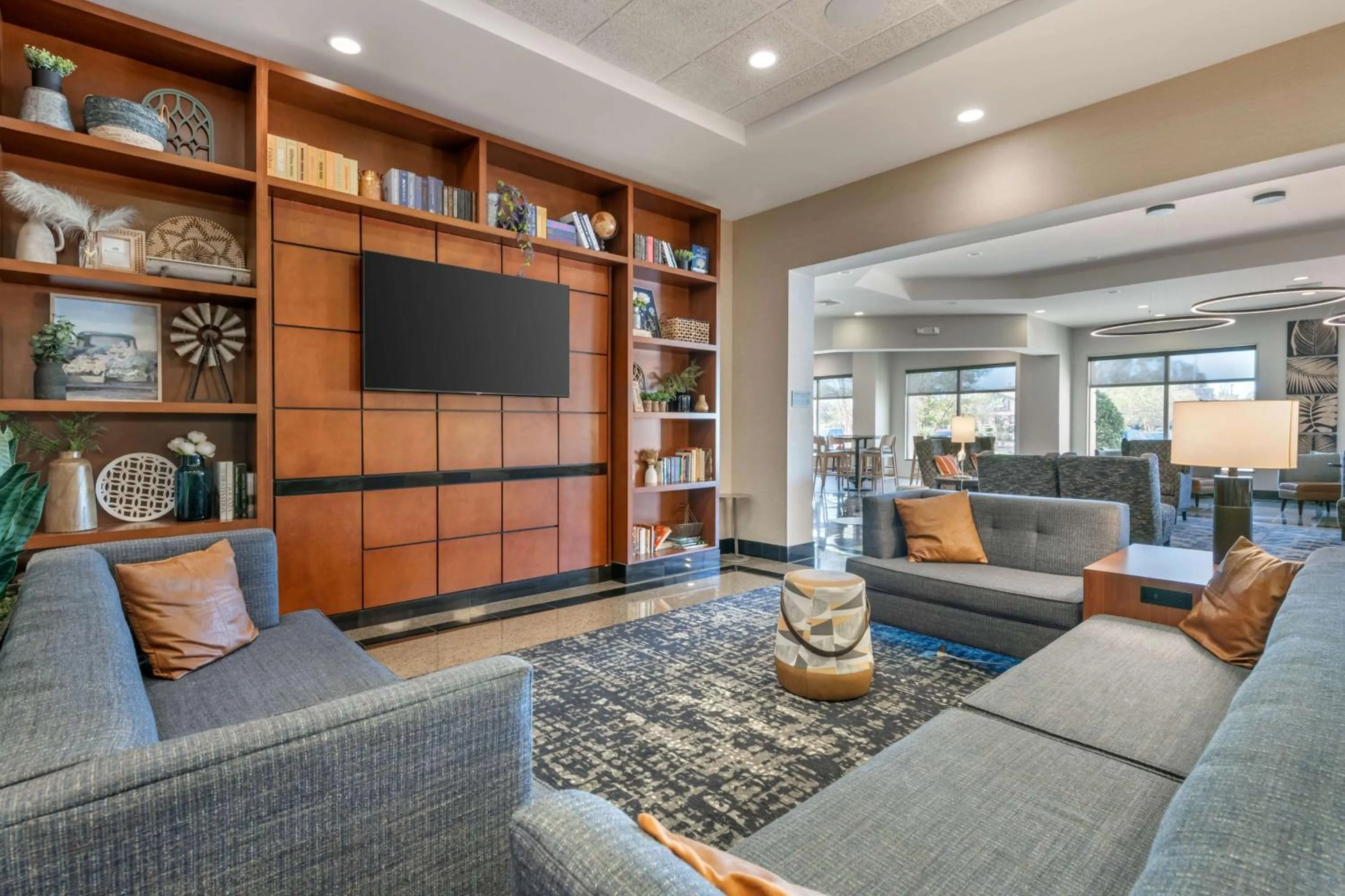 Lobby or reception in Drury Plaza Hotel Valdosta