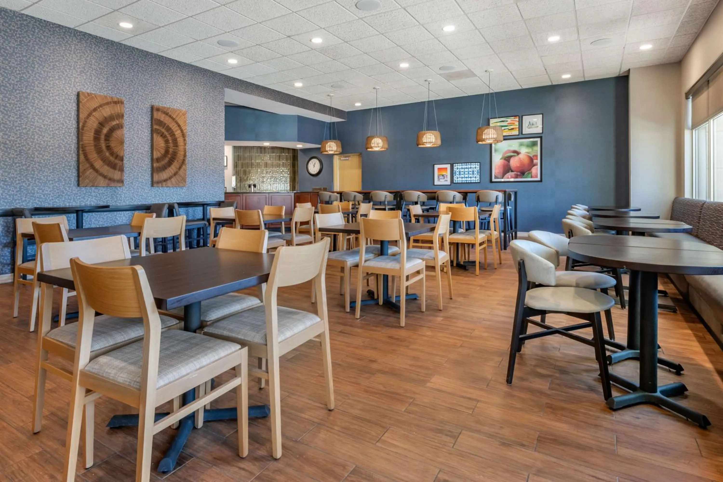 Breakfast in Drury Plaza Hotel Valdosta