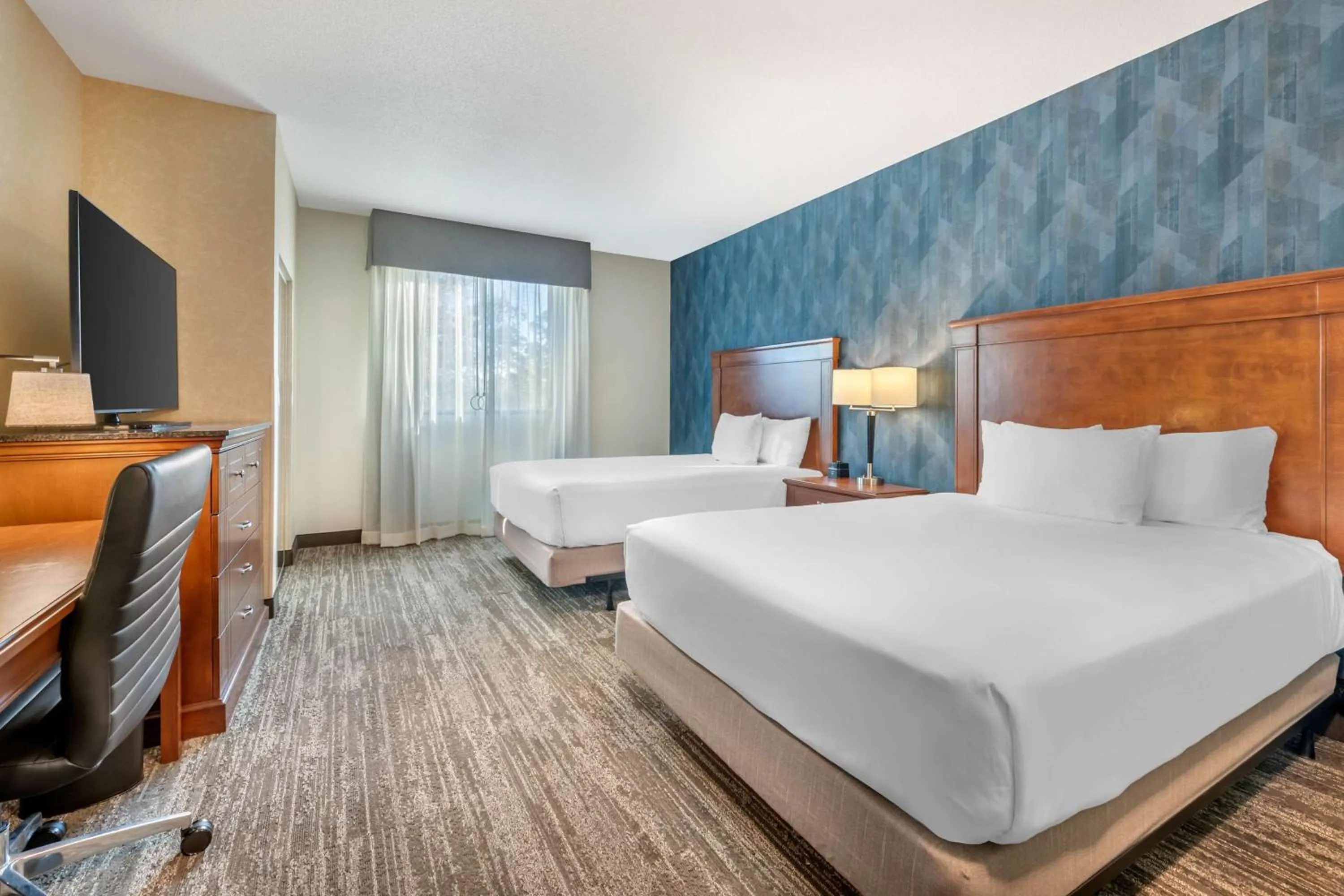 Bedroom, Bed in Drury Plaza Hotel Valdosta