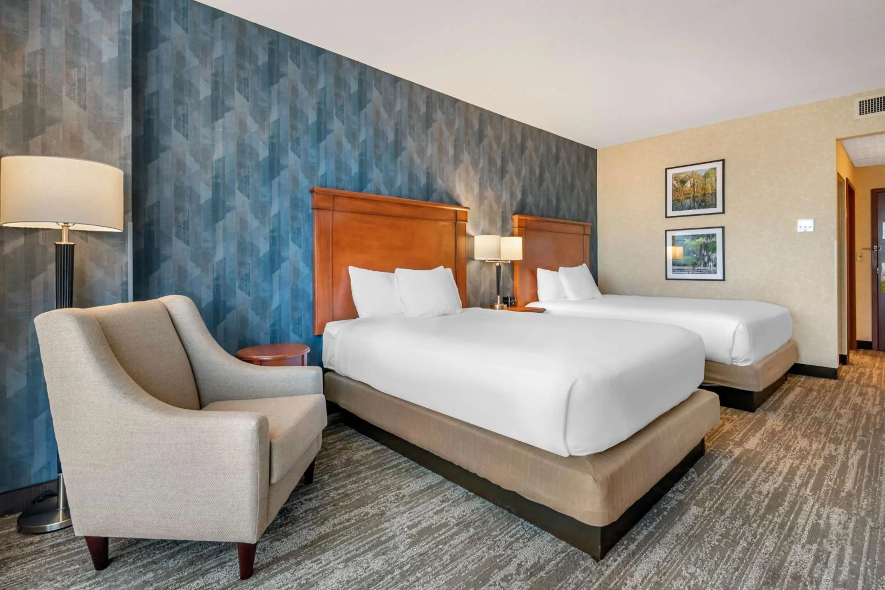 Bedroom, Bed in Drury Plaza Hotel Valdosta