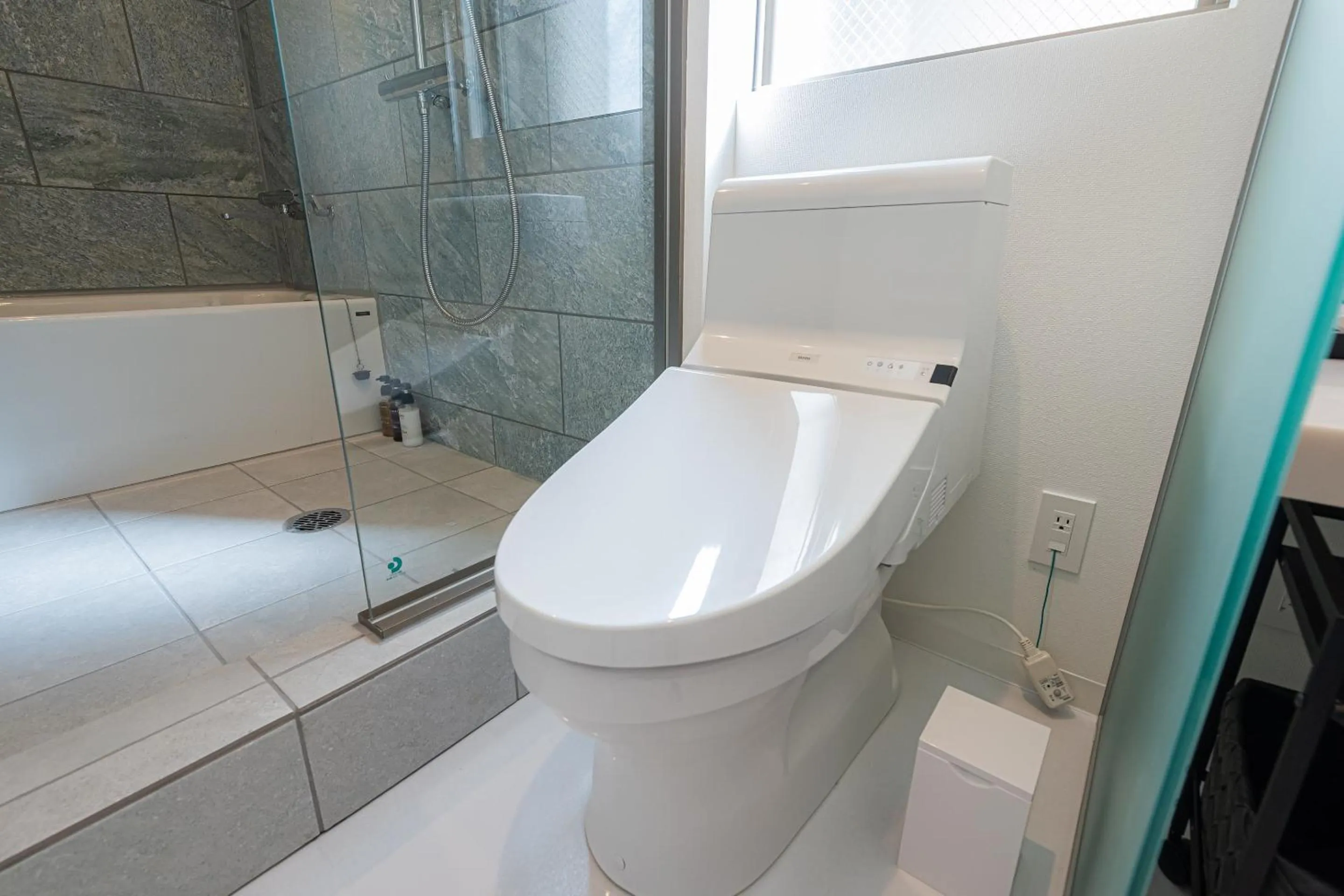 Shower in Seiei Hotel Kyoto Kawaramachi