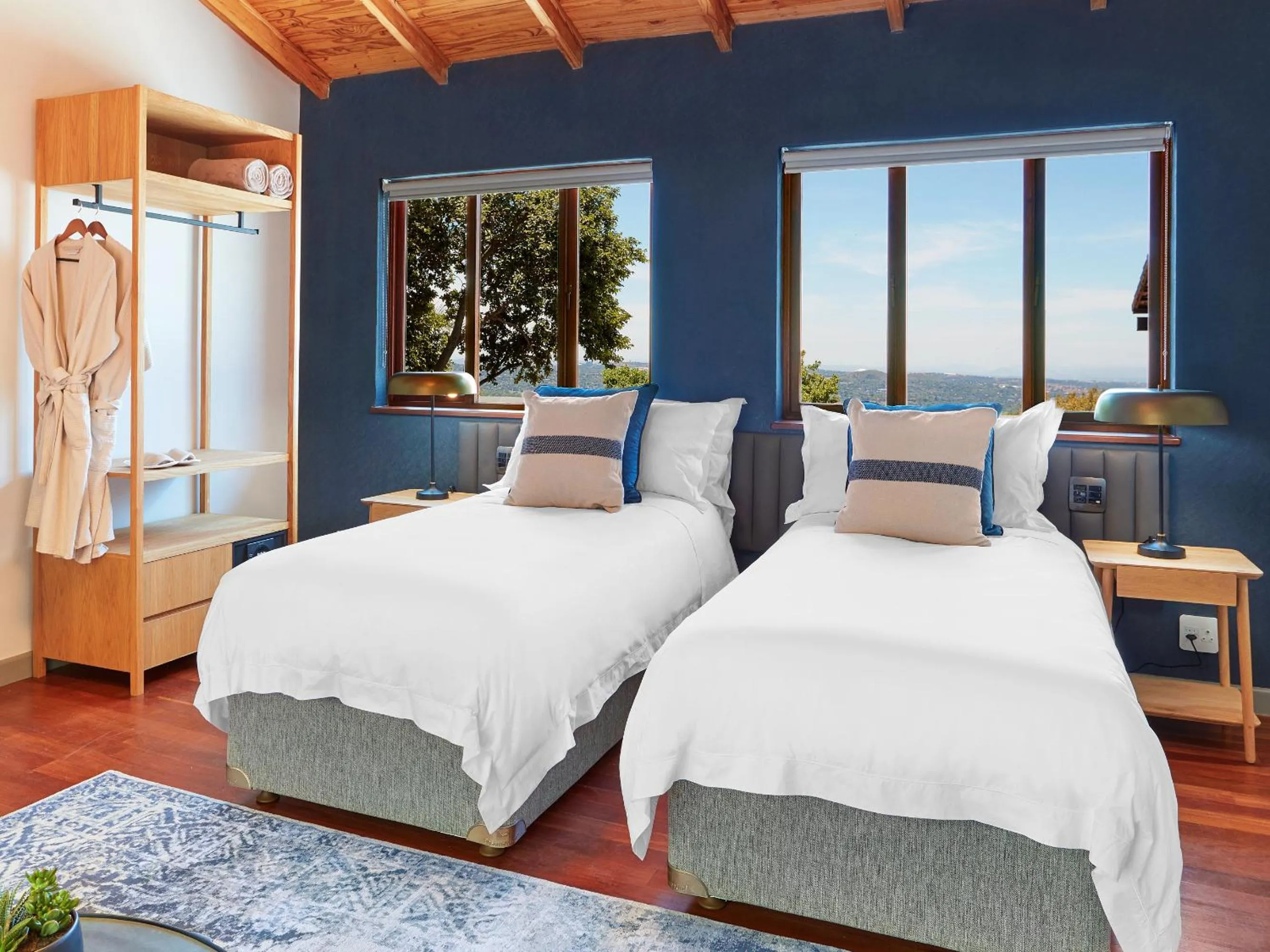 Bed in The Cliffside Boutique Getaway