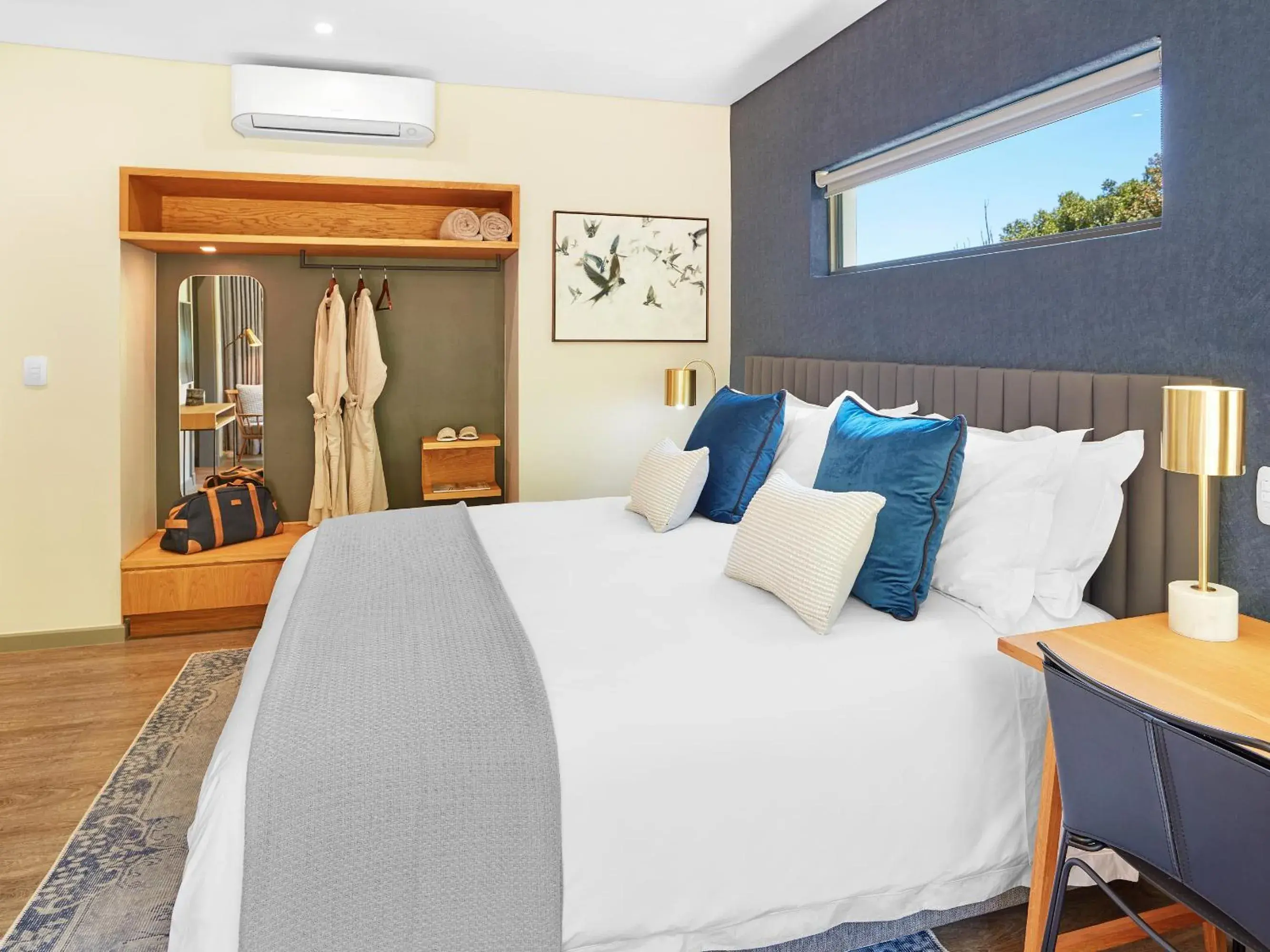 King Room with Mountain View - single occupancy in The Cliffside Boutique Getaway King Room with Mountain View - single occupancy in The Cliffside Boutique Getaway