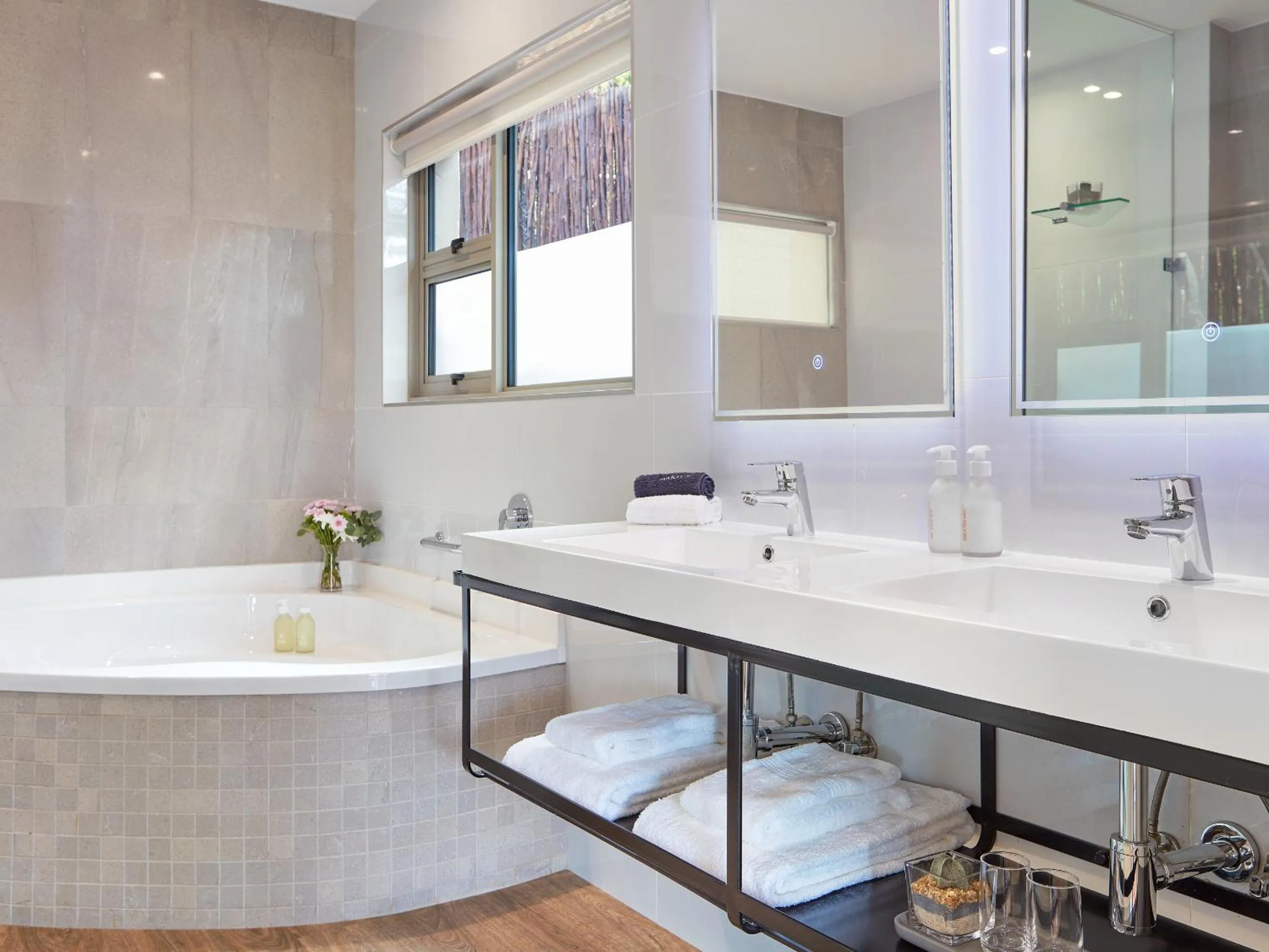 Bathroom in The Cliffside Boutique Getaway