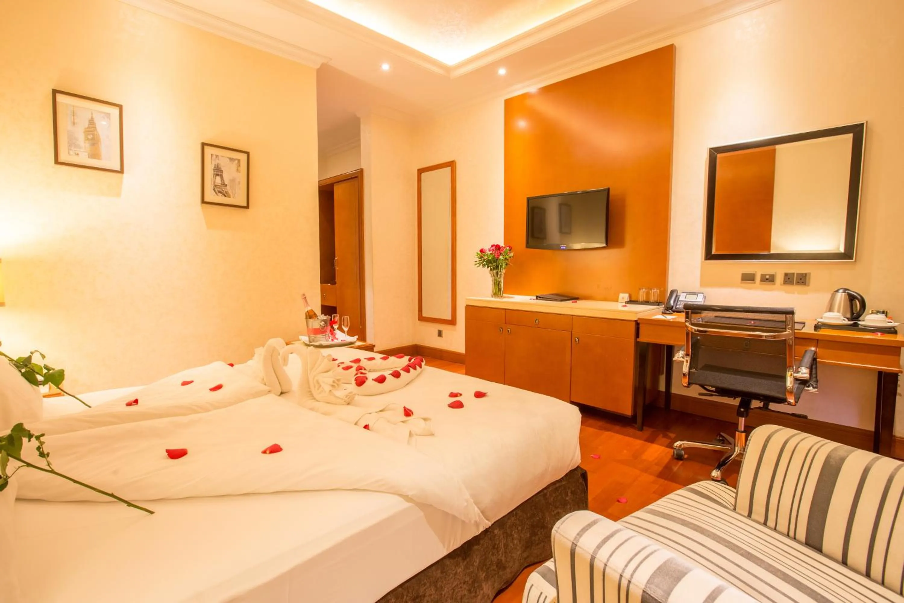 bunk bed, Bed in Alba Hotel Meru