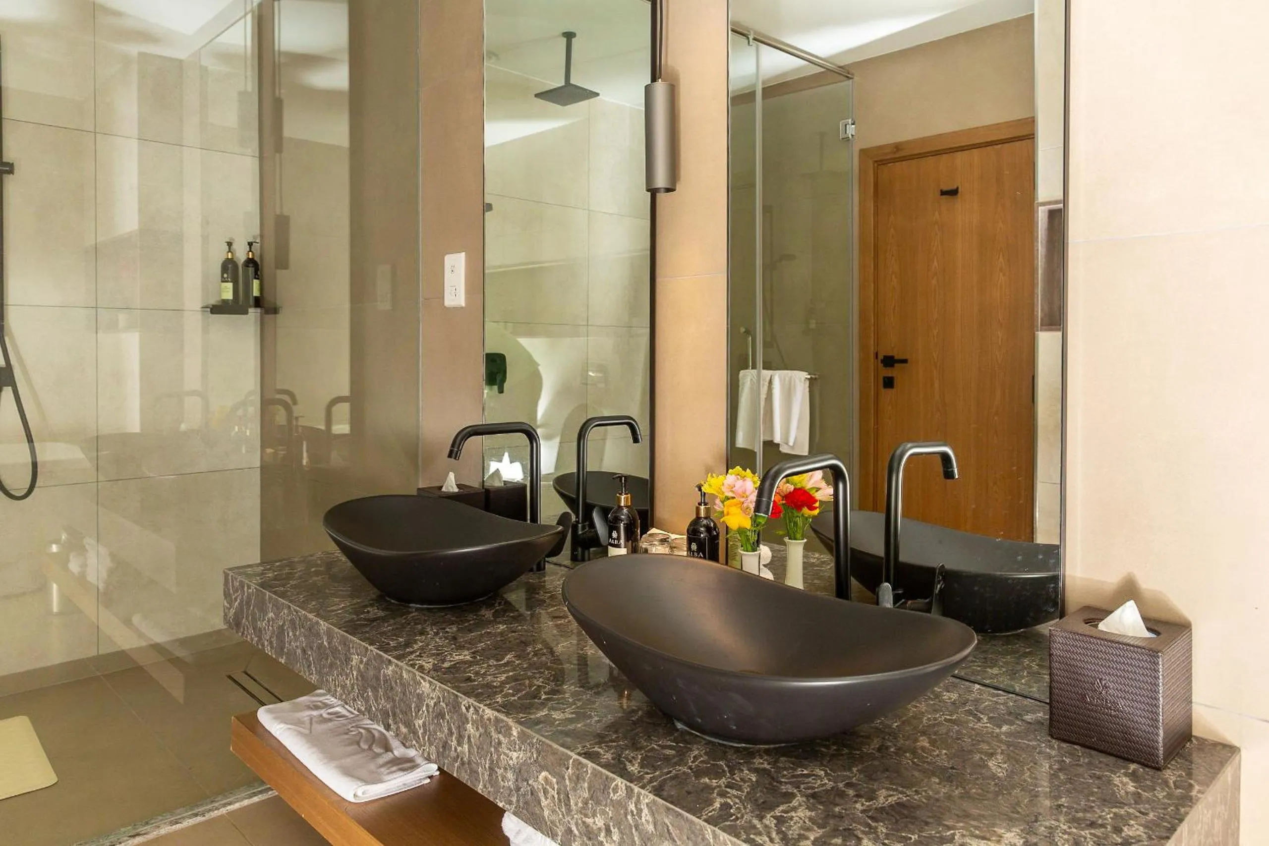 Bathroom in Alba Hotel Meru