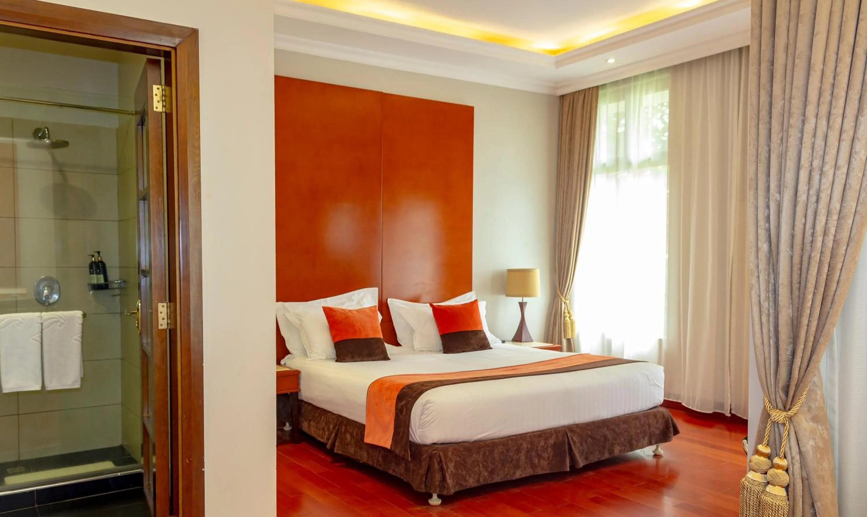 Bed in Alba Hotel Meru